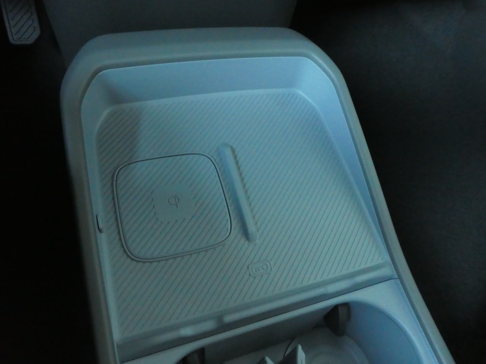 KIA EV3 81,4 kWh Earth 4x4-image-11