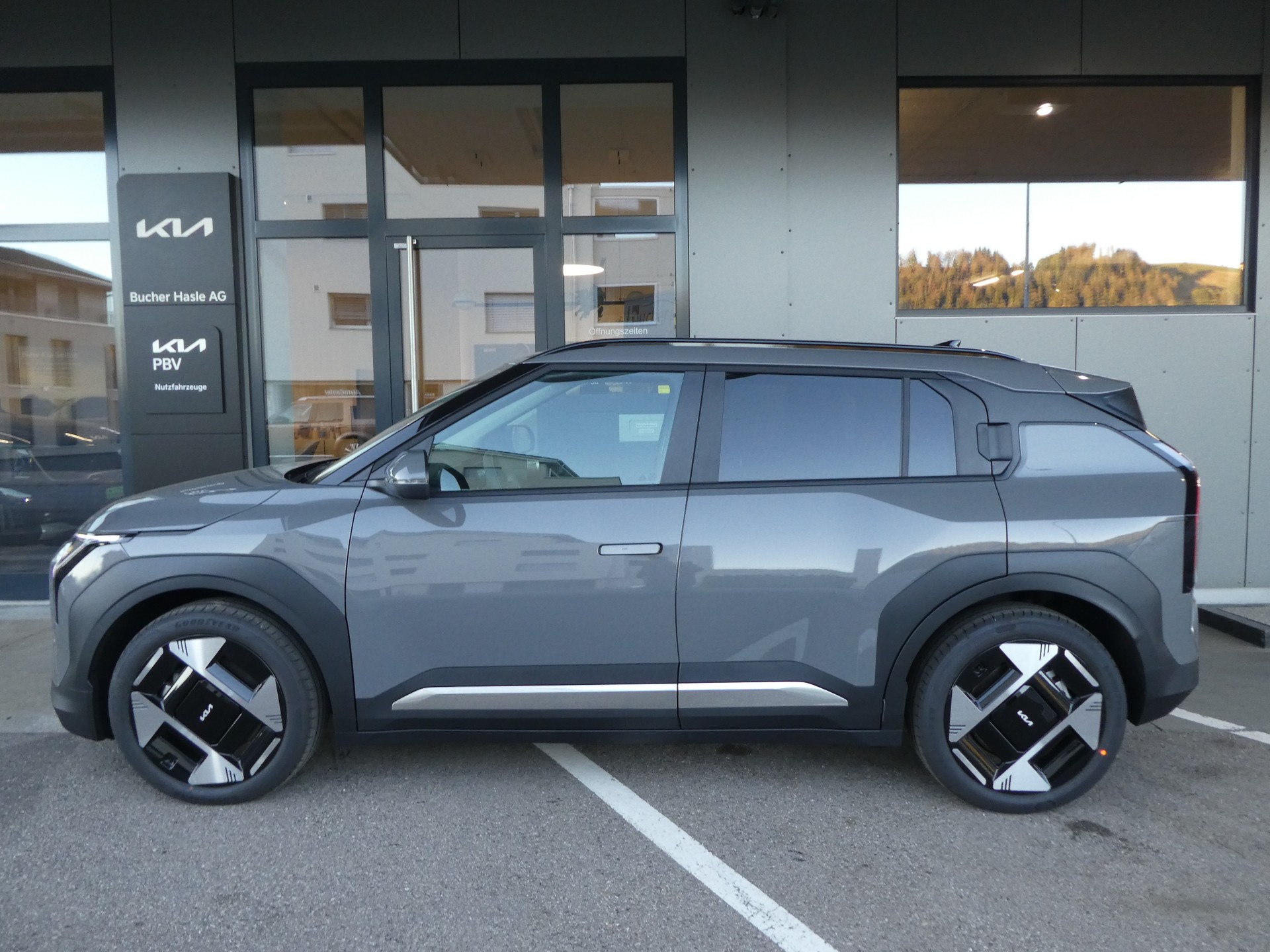 KIA EV3 81,4 kWh Earth 4x4-image-0