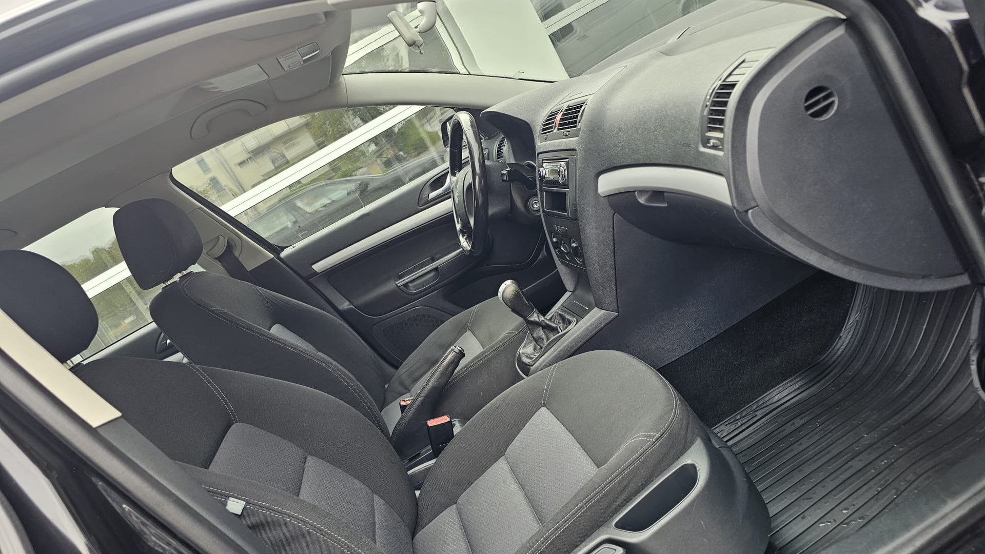 SKODA Octavia 2.0 TDI Adventure 4x4-image-9