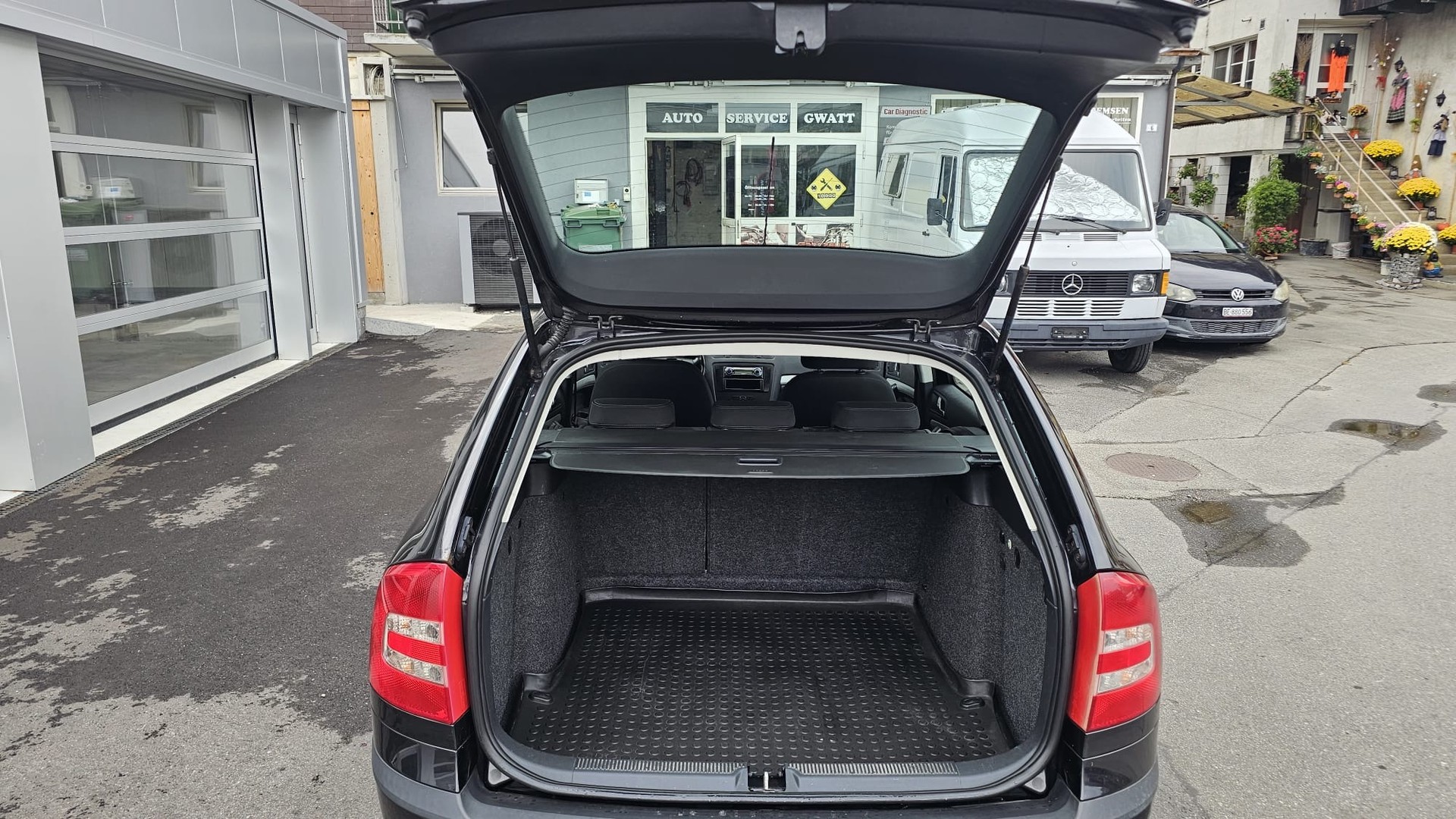 SKODA Octavia 2.0 TDI Adventure 4x4-image-8