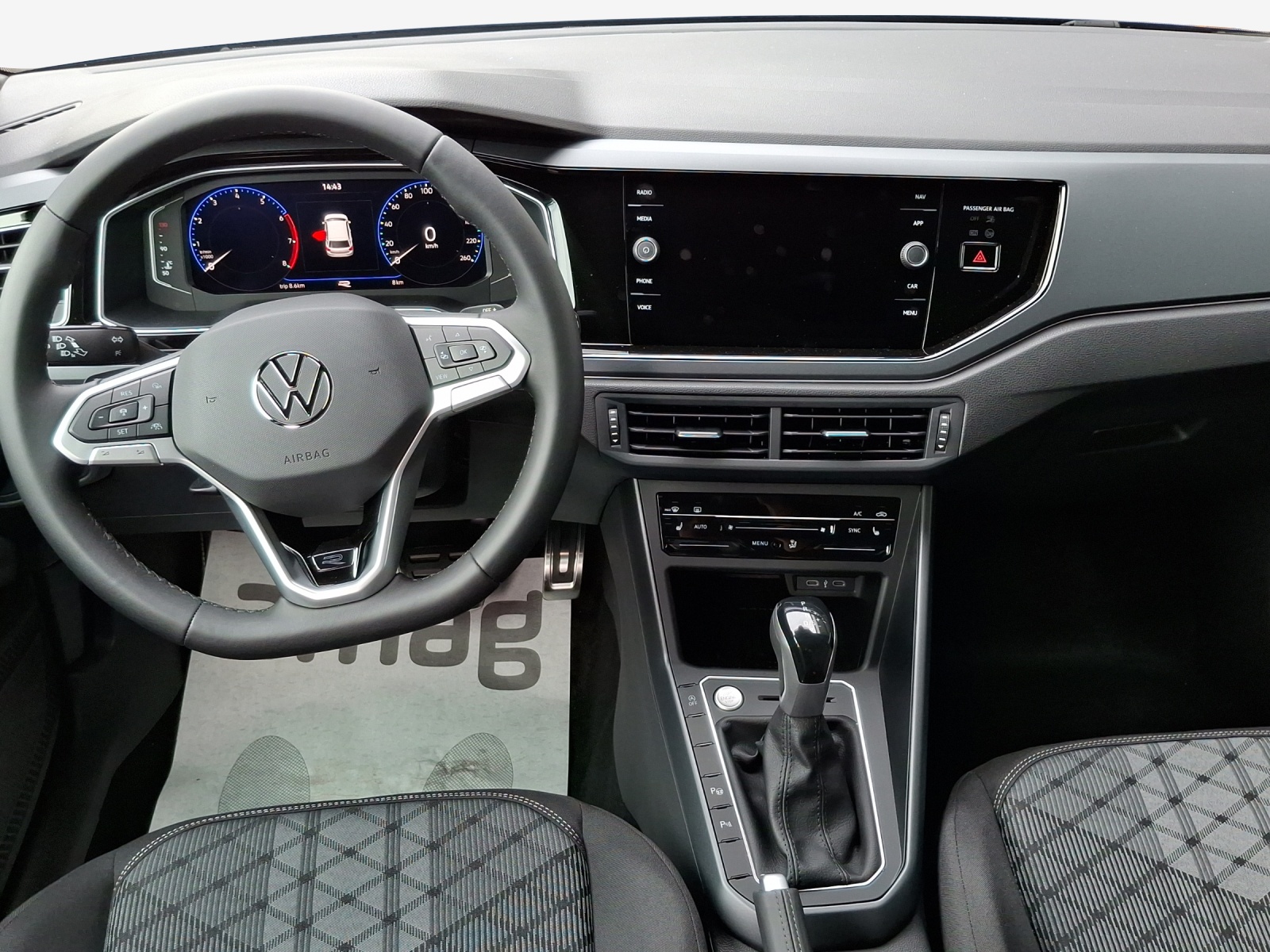 VW Polo 1.0 TSI R-Line DSG-image-8