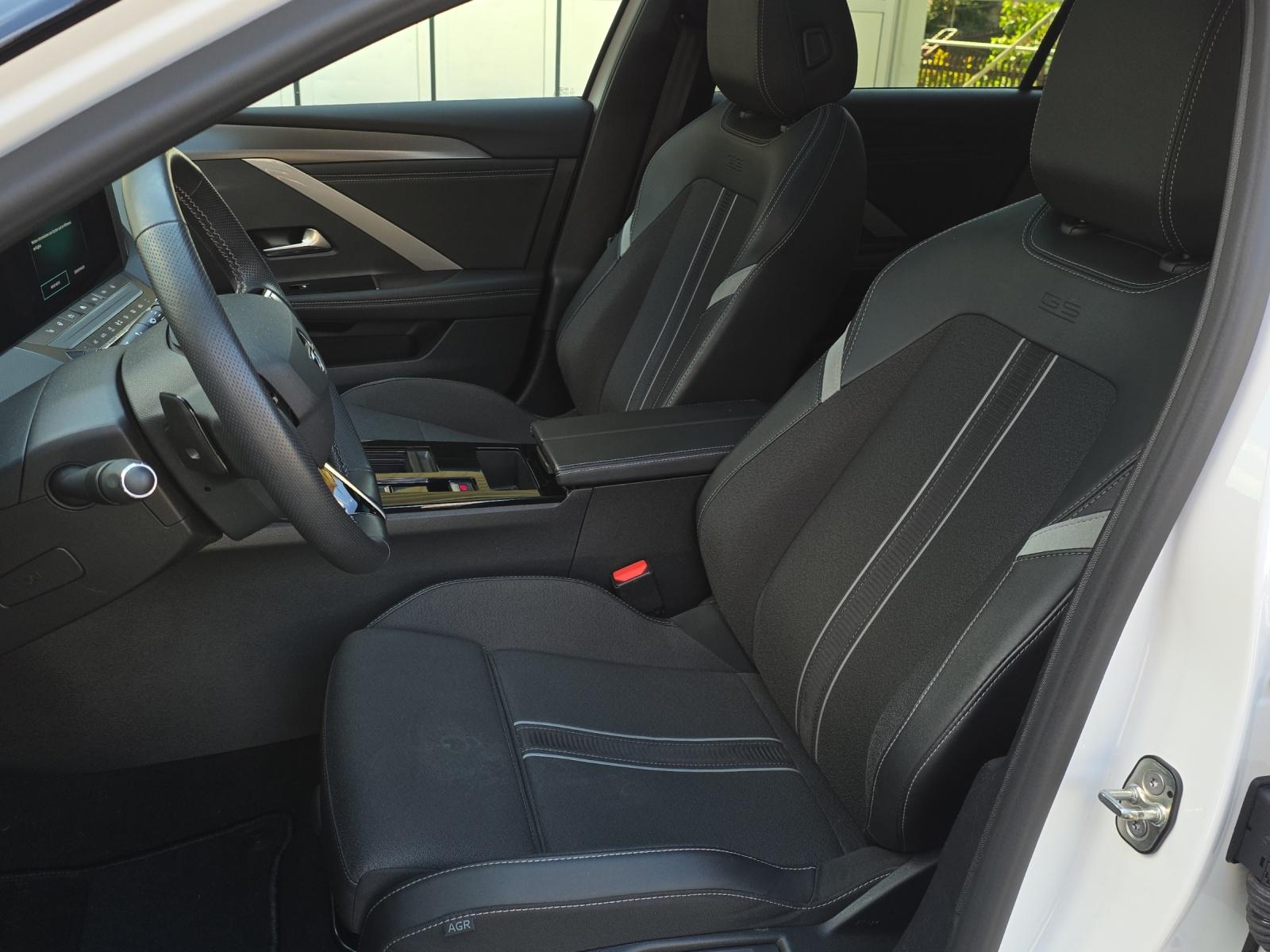 OPEL Astra Sports Tourer 1.2 T Hybrid GS-image-16