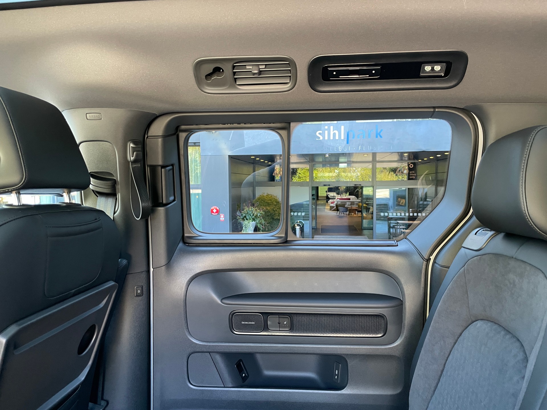 VW ID.Buzz NWB GTX 4 Motion, 7-Sitzer, AHK, Panorama-image-25