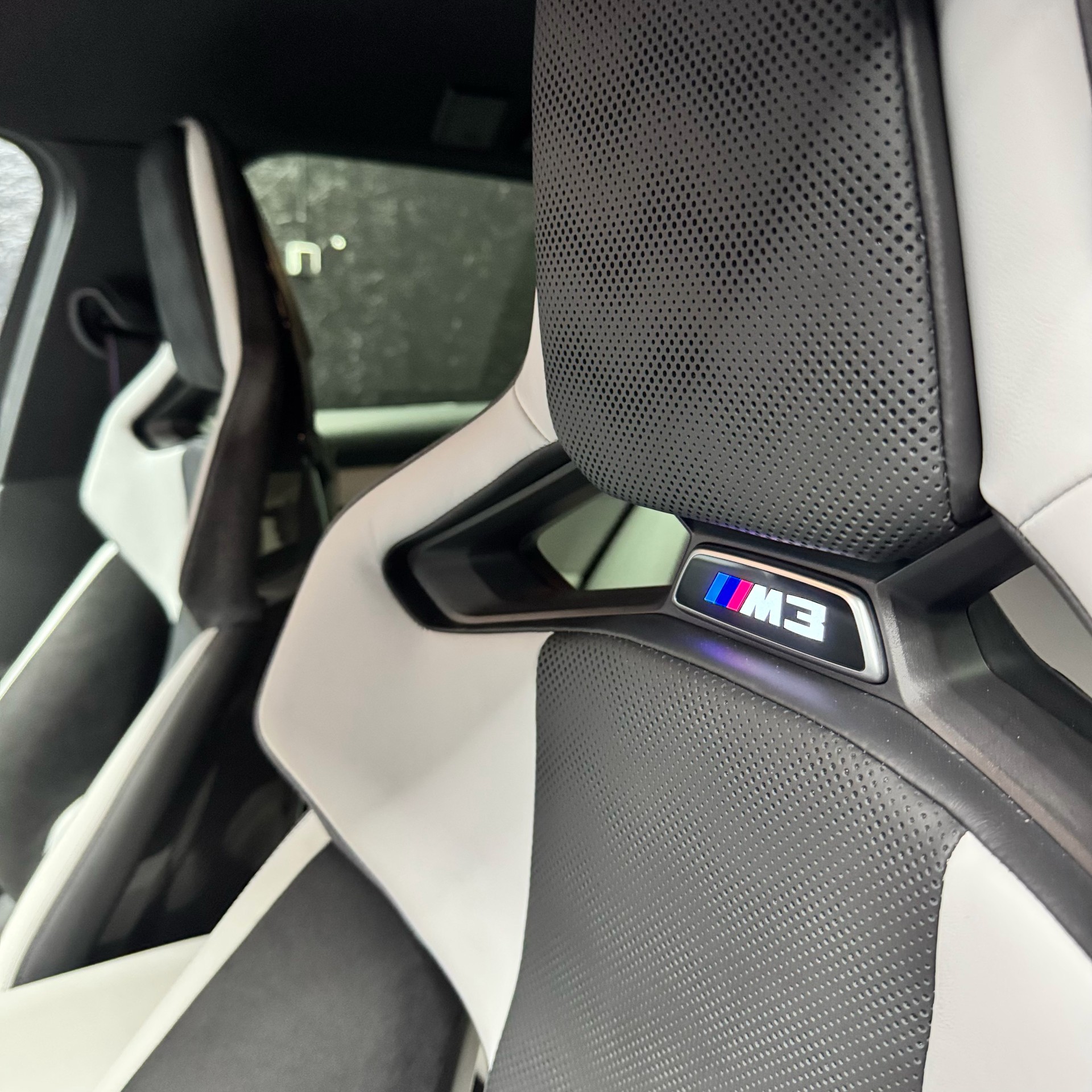 BMW M3 Touring xDrive Competition M * Orchid Velvet II *-image-10
