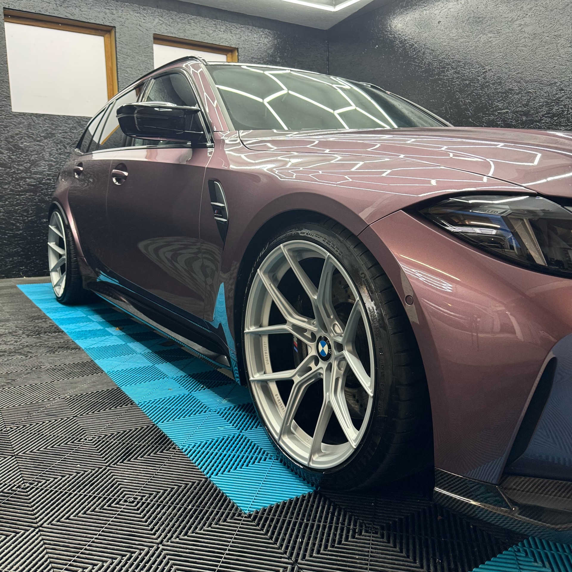 BMW M3 Touring xDrive Competition M * Orchid Velvet II *-image-3