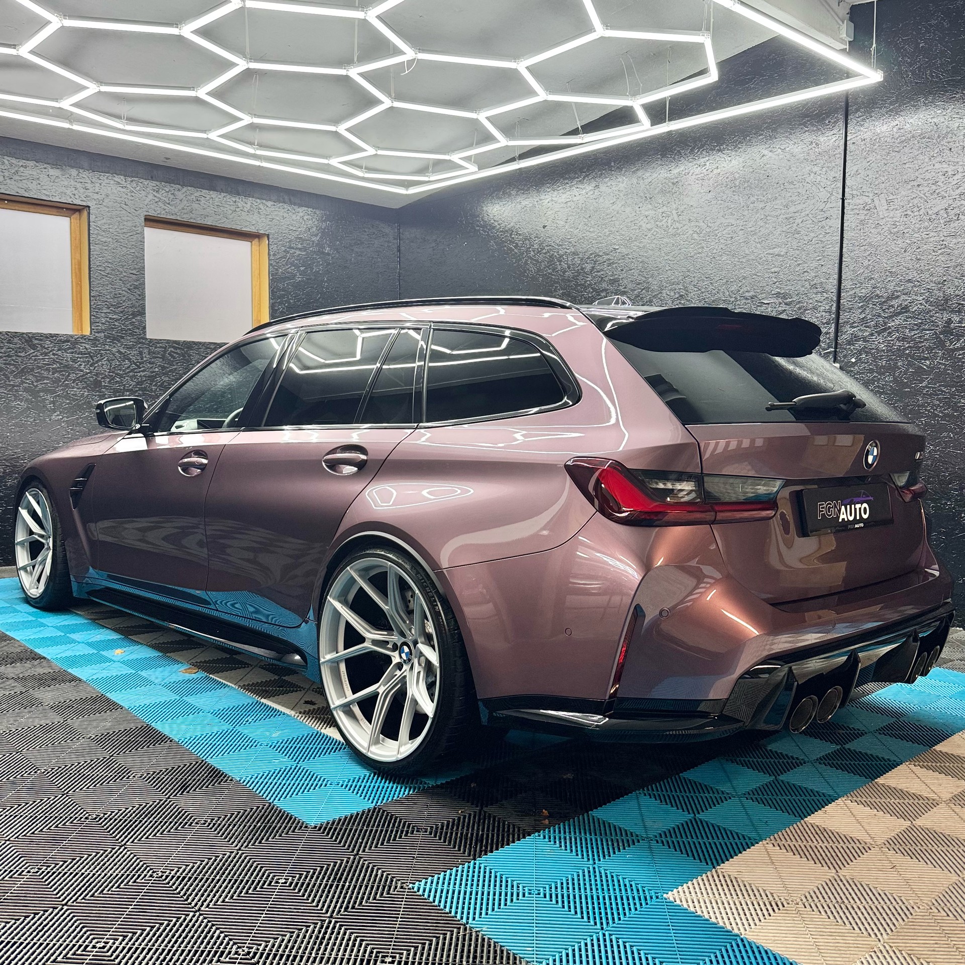 BMW M3 Touring xDrive Competition M * Orchid Velvet II *-image-7