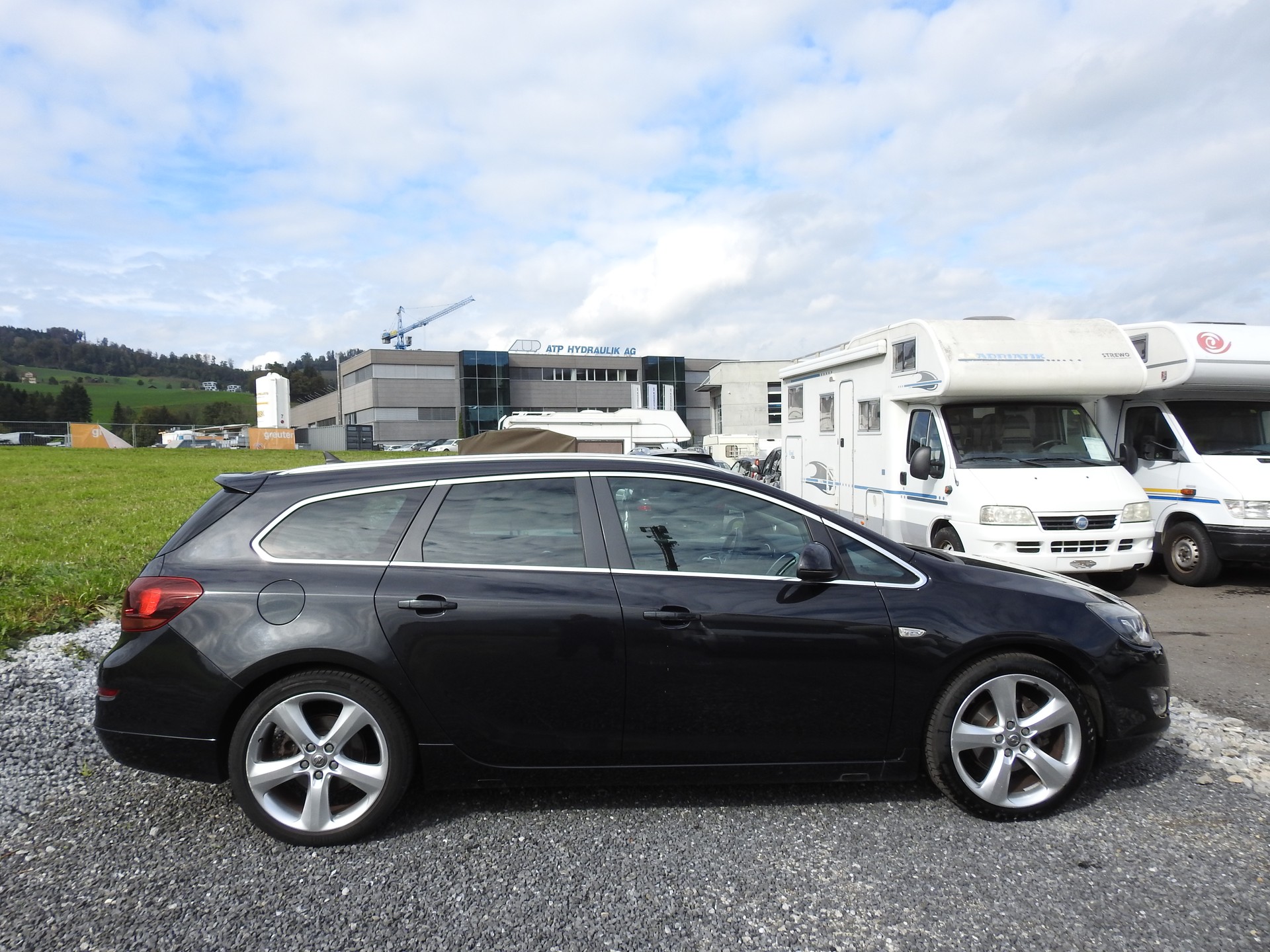 OPEL OPC-Line SportsTourer 1.6i 16V Turbo Sport-image-6