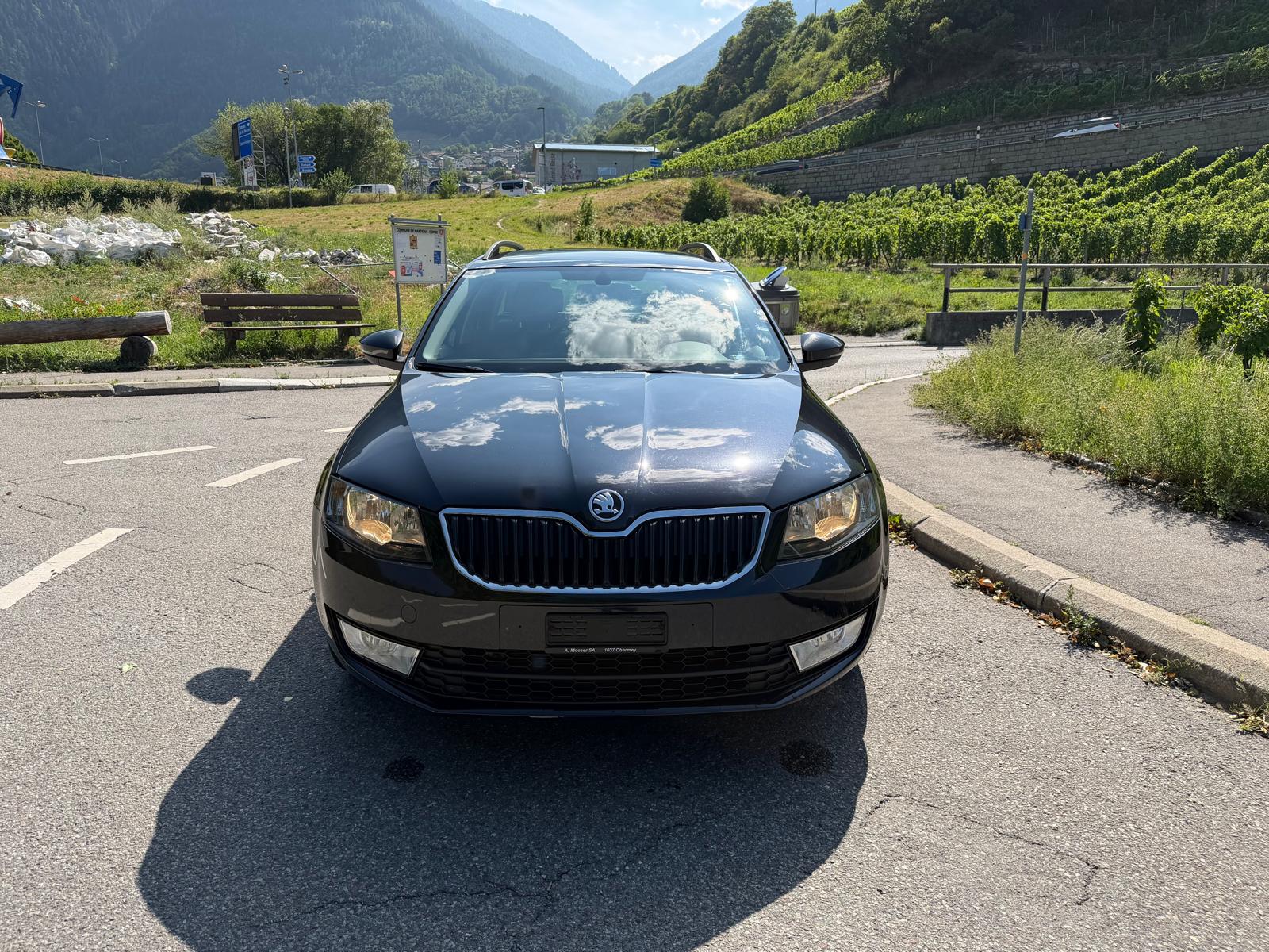 SKODA Octavia Combi 1.4 TSI Ambition DSG-image-8
