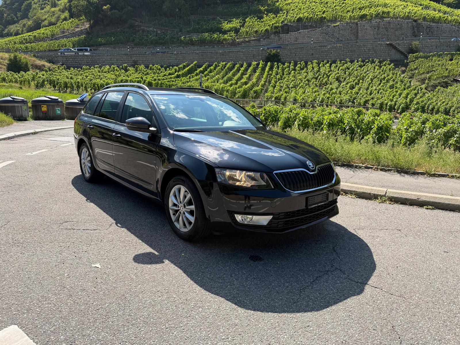 SKODA Octavia Combi 1.4 TSI Ambition DSG-image-0