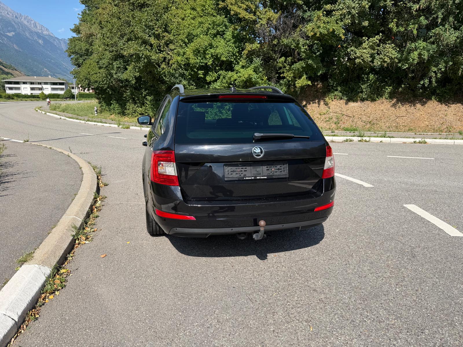SKODA Octavia Combi 1.4 TSI Ambition DSG-image-3