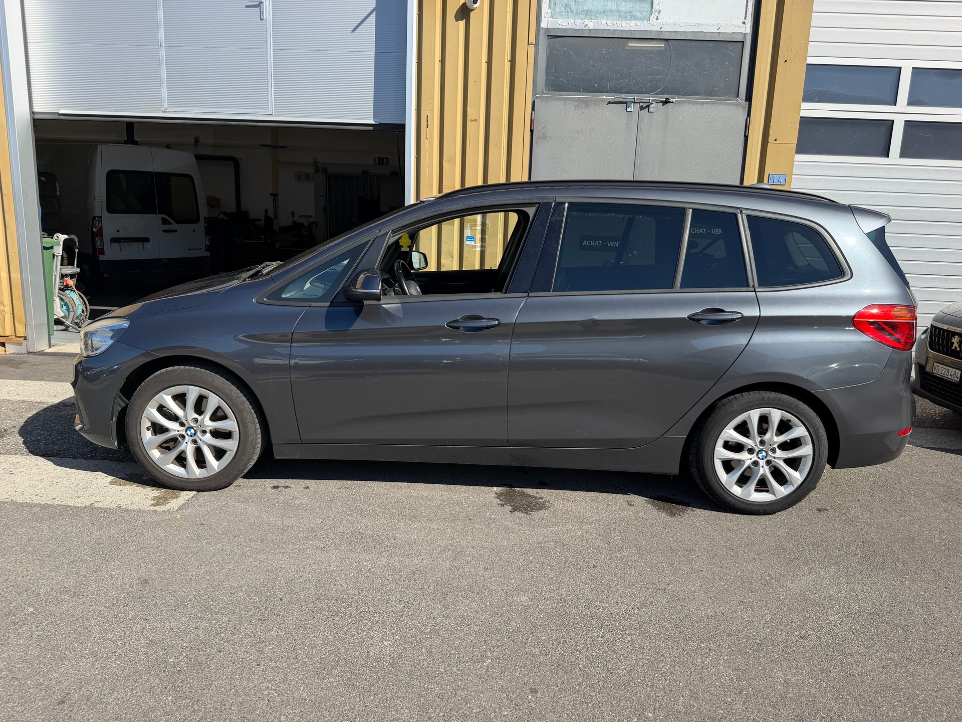BMW 220d xDrive Gran Tourer Sport Line Steptronic-image-13