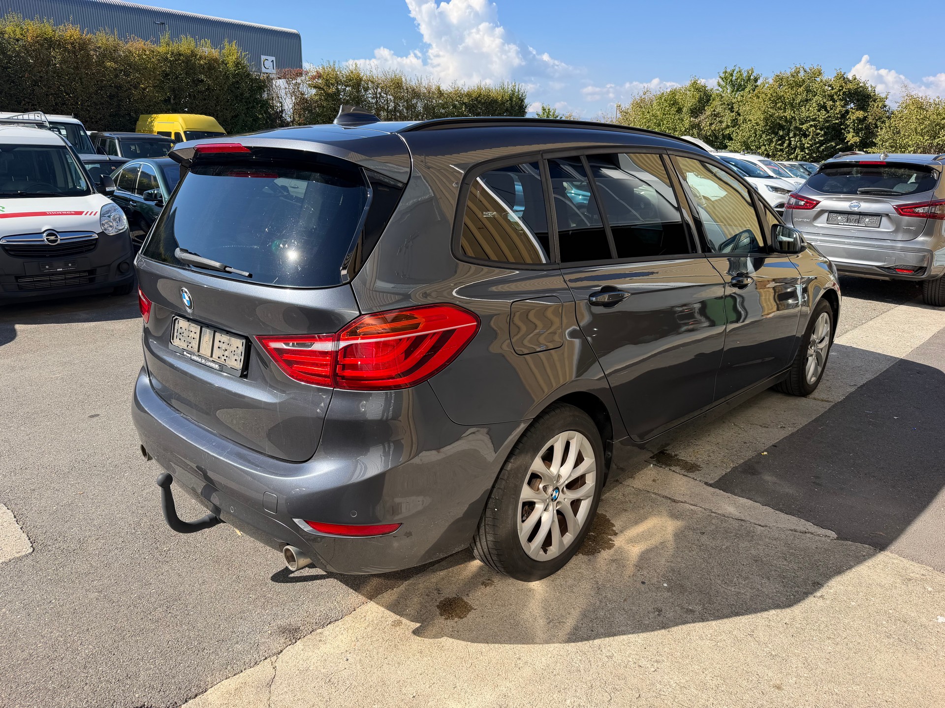 BMW 220d xDrive Gran Tourer Sport Line Steptronic-image-4