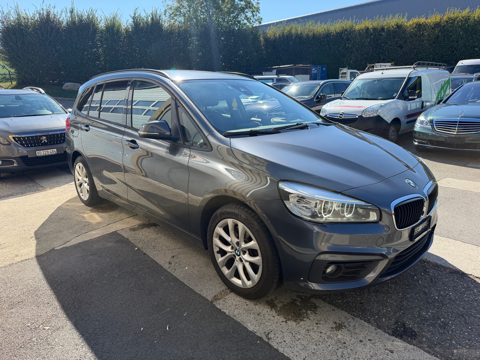 BMW 220d xDrive Gran Tourer Sport Line Steptronic-image-2