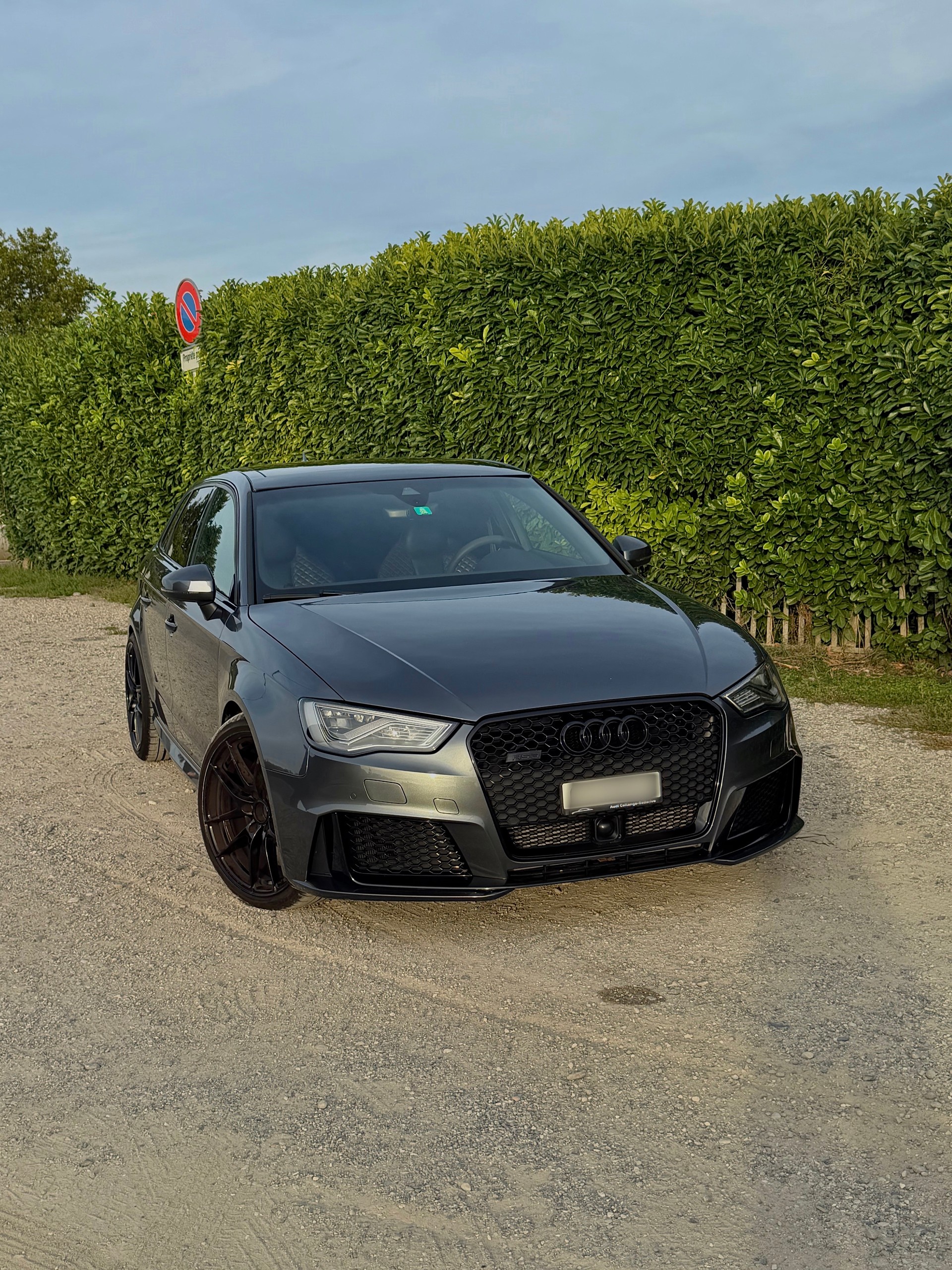 AUDI 2.5 T FSI quattro S-Tronic-image-3
