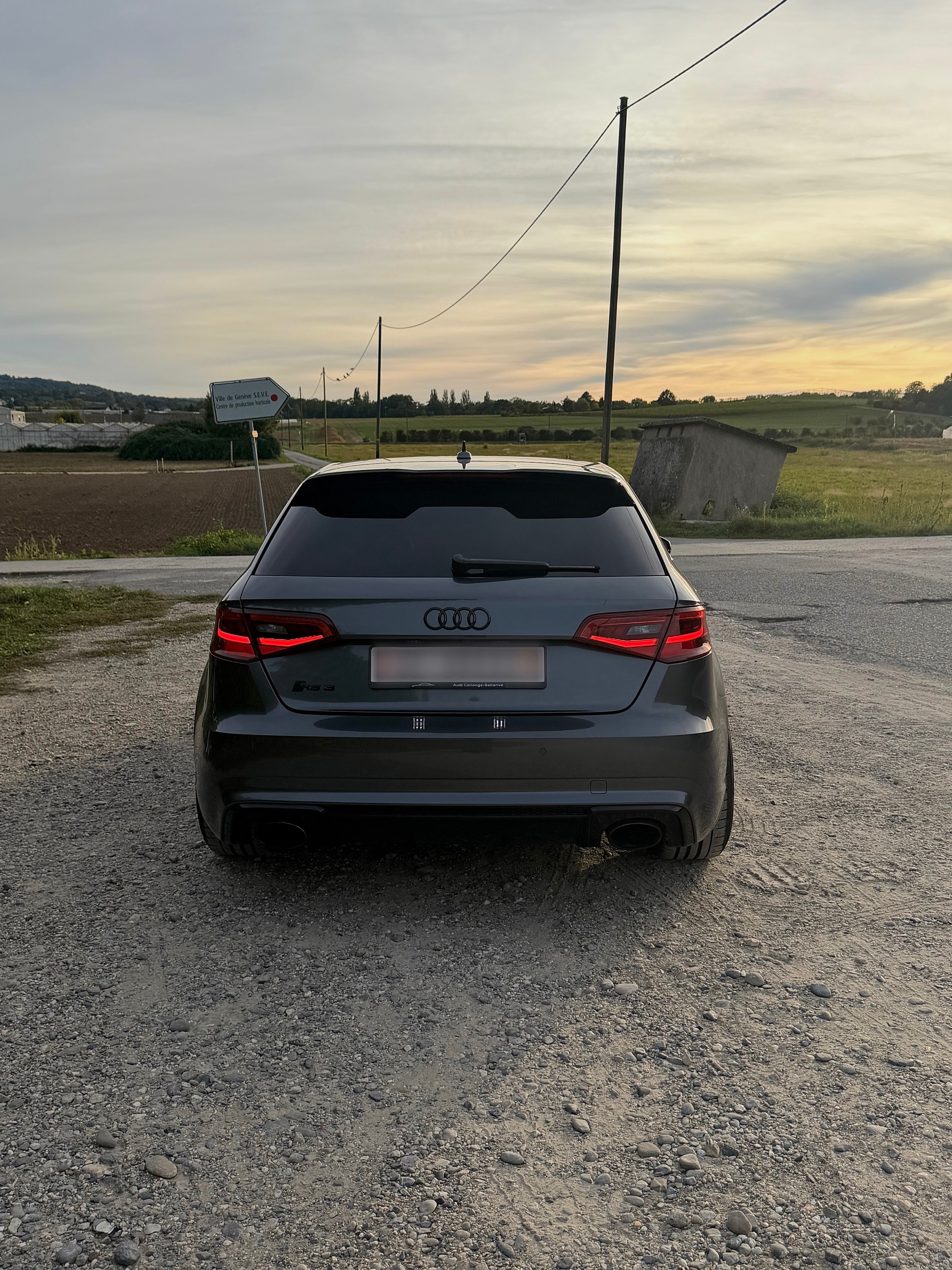 AUDI 2.5 T FSI quattro S-Tronic-image-2