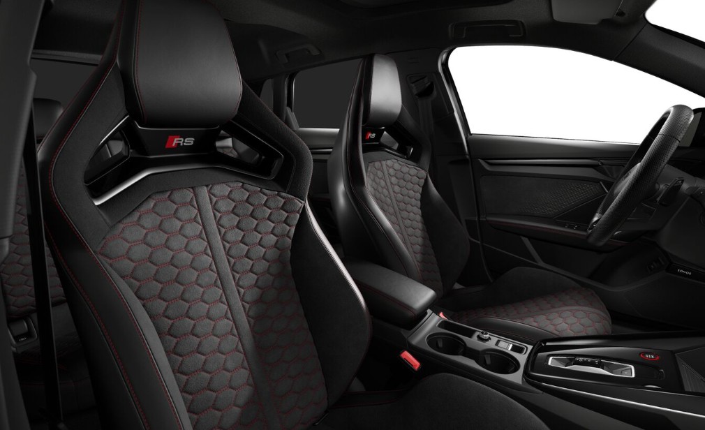 AUDI RS3 Sportback 2.5 TSI quattro S-tronic-image-6