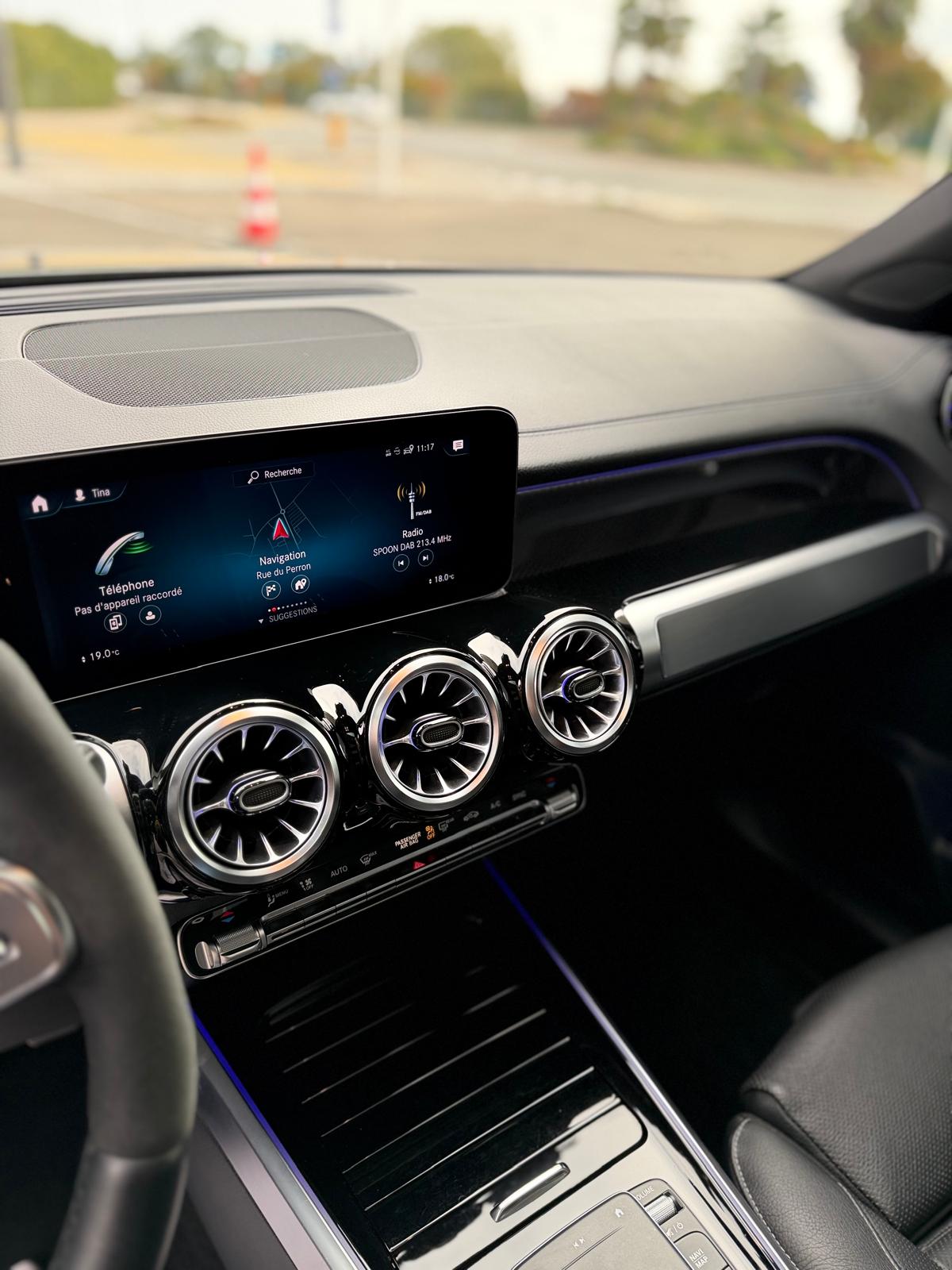 MERCEDES-BENZ GLB 35 AMG 4matic-image-4