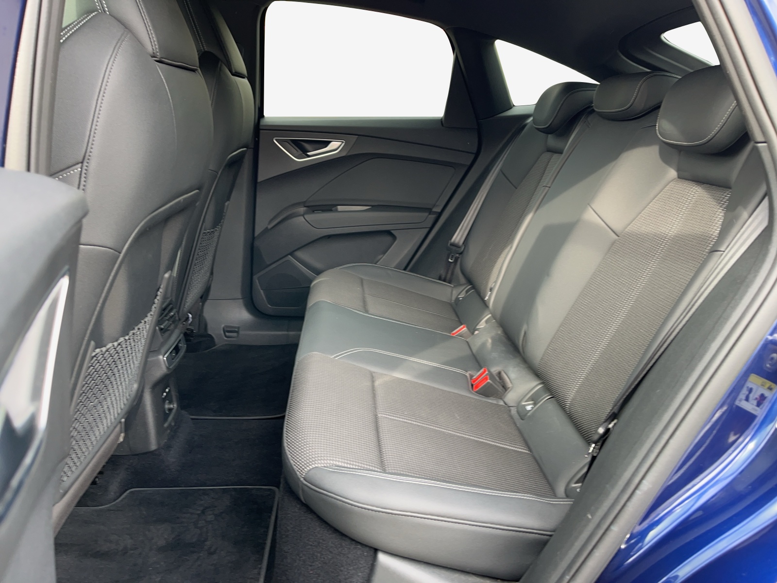 AUDI Q4 Sportback e-tron 50 quattro-image-11