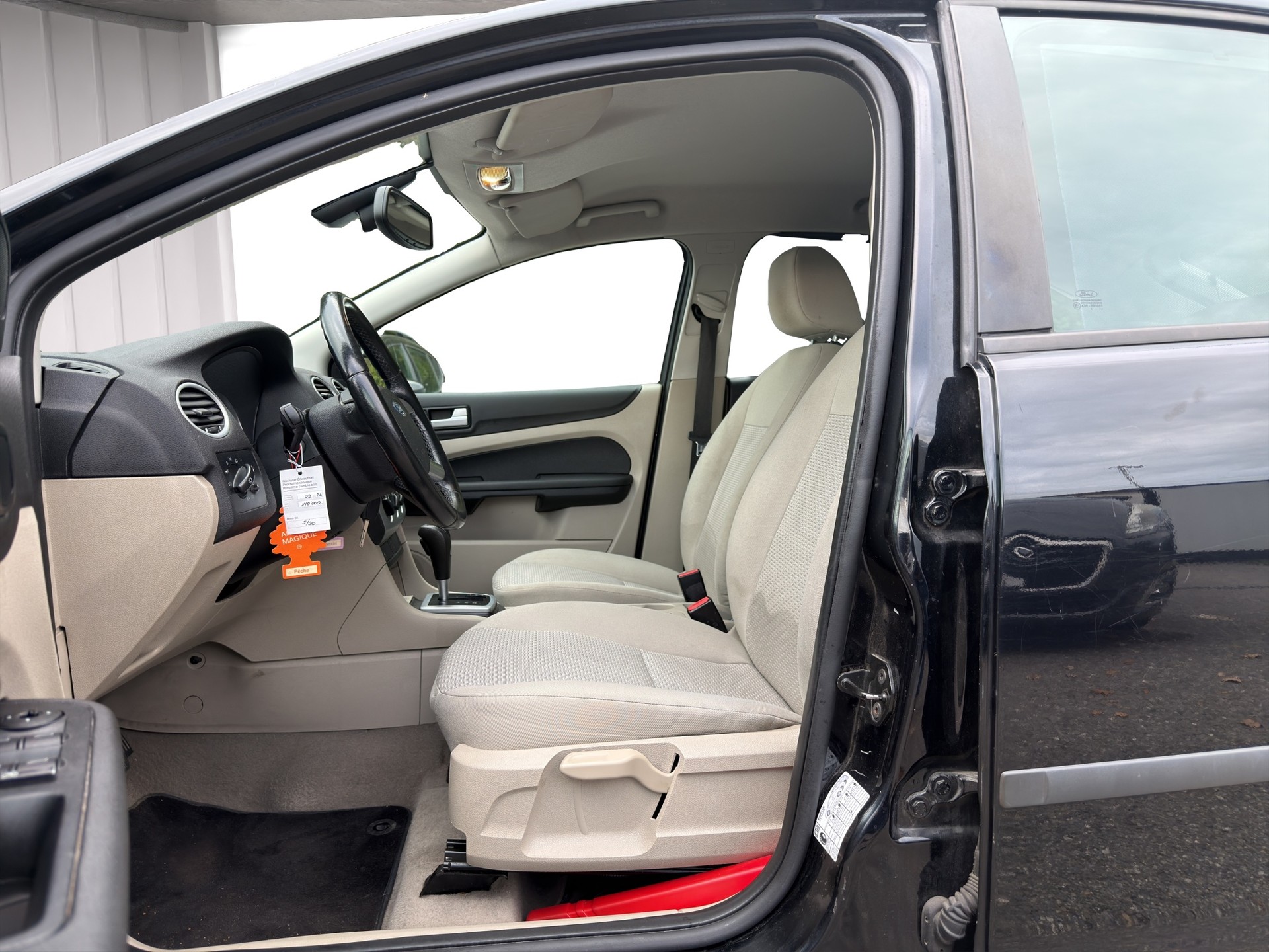 FORD Focus 1.6i Trend-image-8