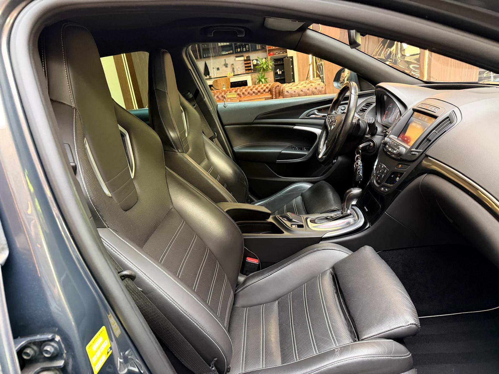 OPEL Insignia Sports Tourer 2.8 V6 T 4x4 OPC-image-16