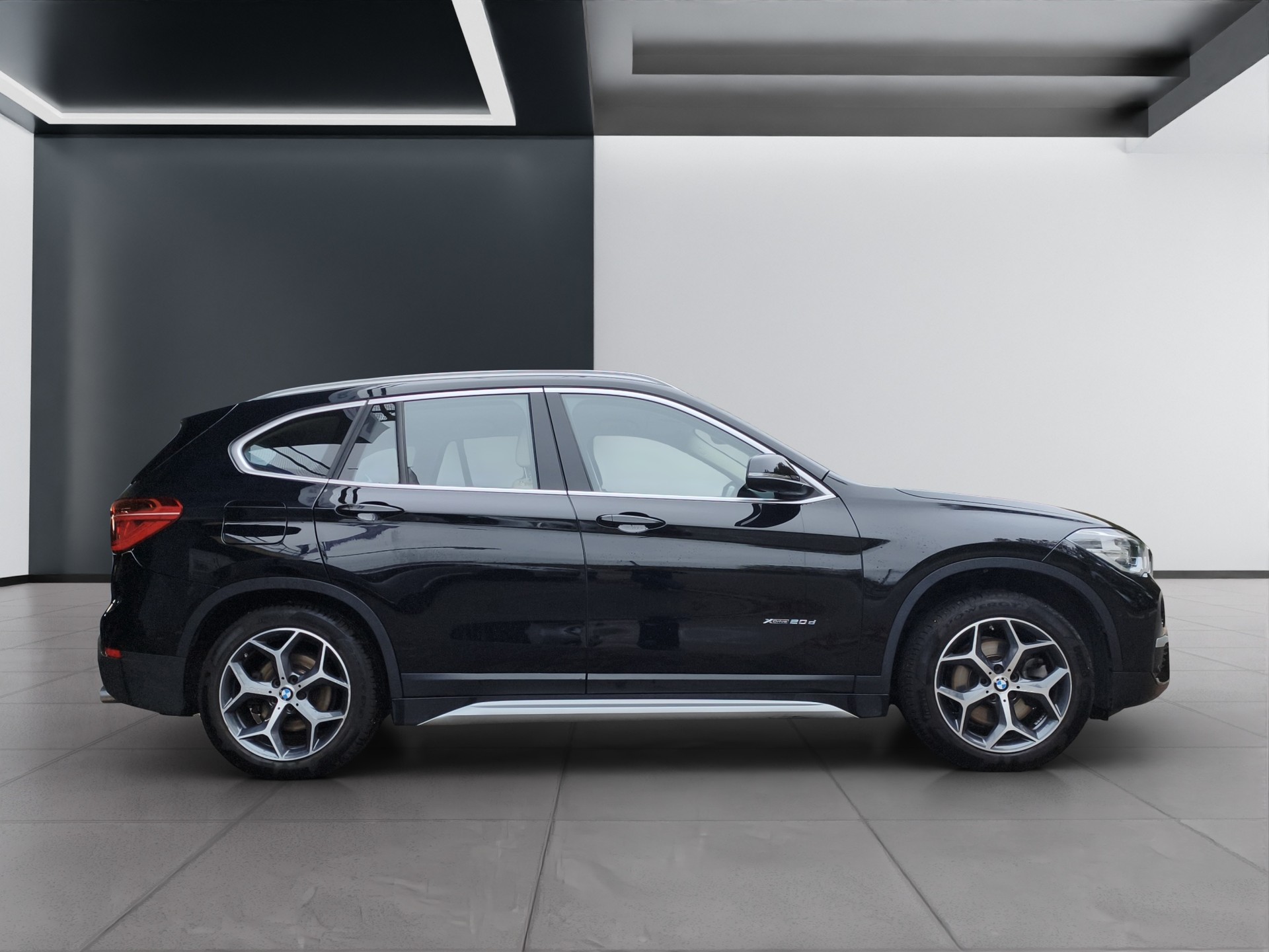 BMW X1 xDrive 20d xLine Steptronic-image-5