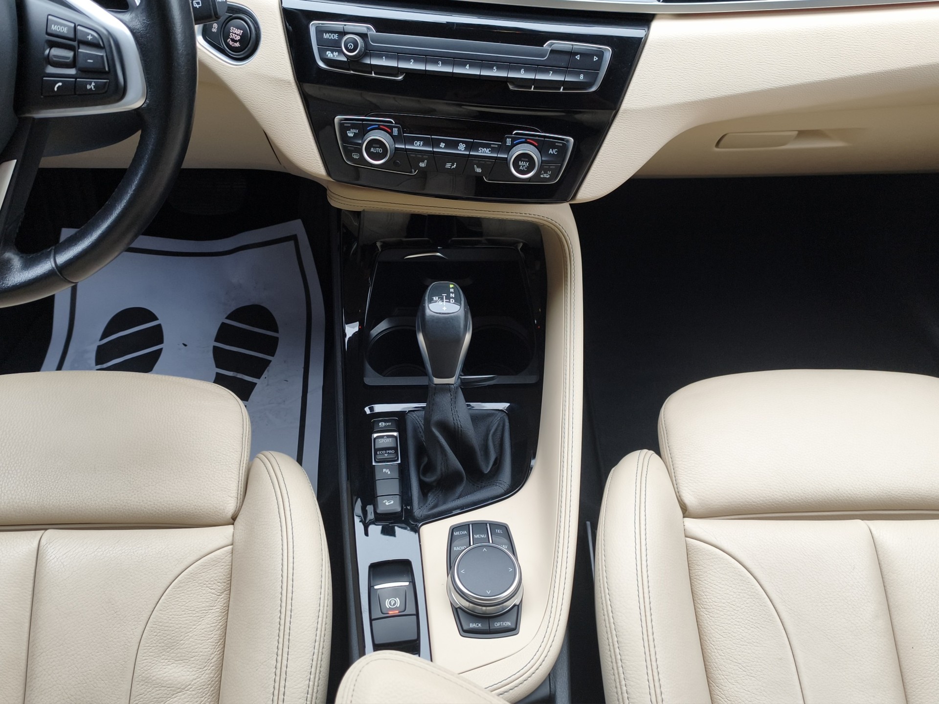 BMW X1 xDrive 20d xLine Steptronic-image-14