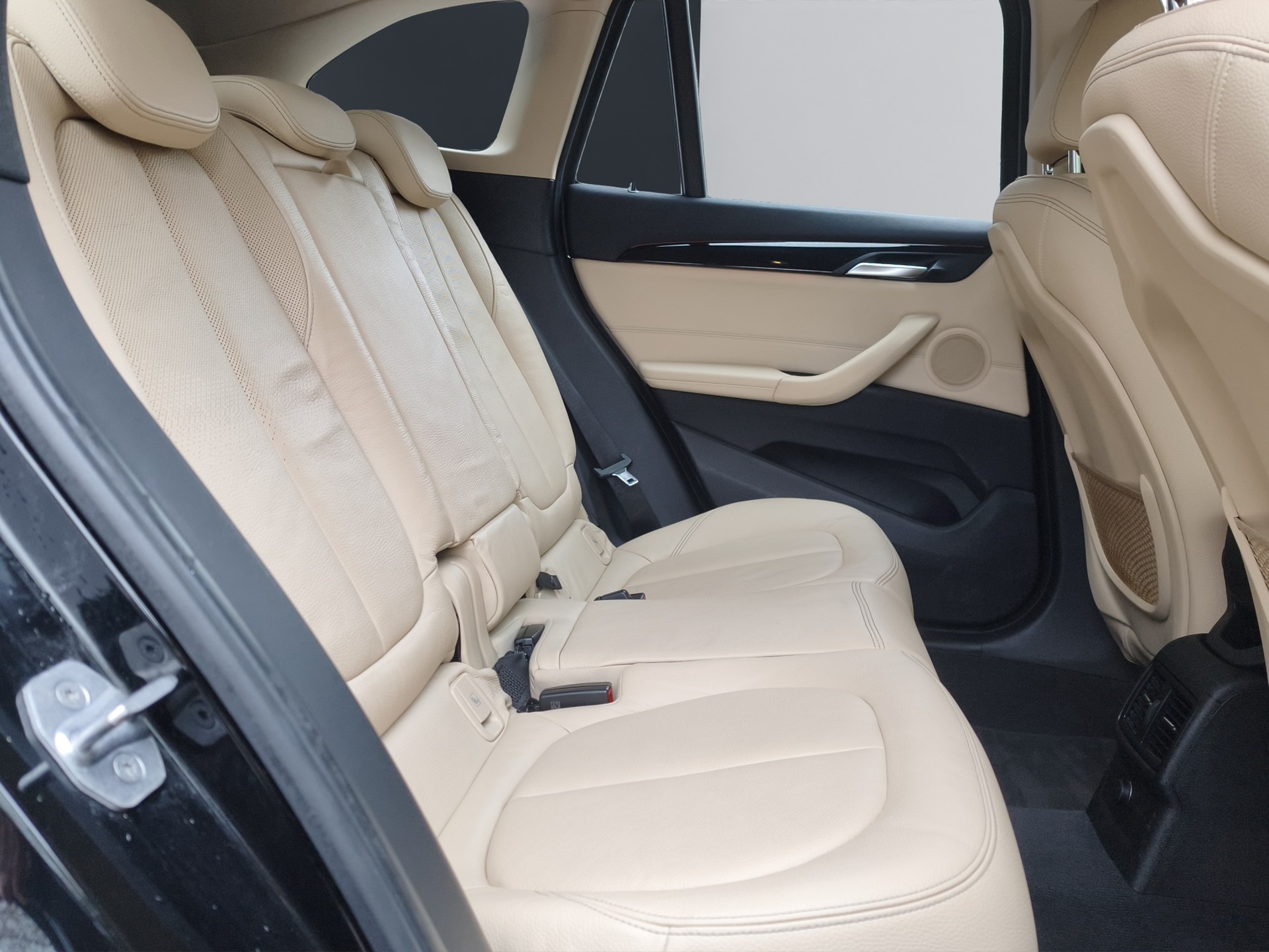 BMW X1 xDrive 20d xLine Steptronic-image-16