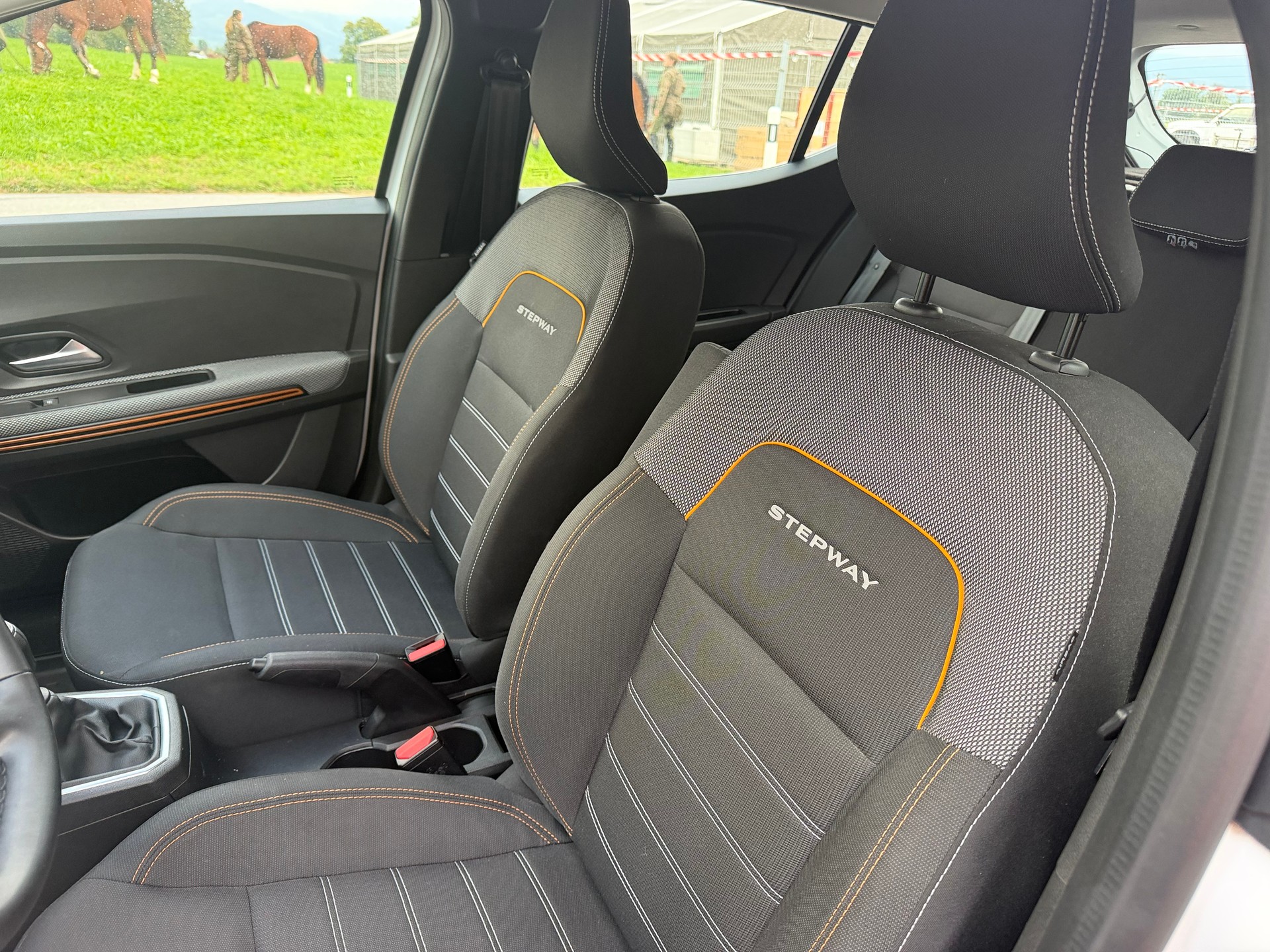 DACIA Sandero Stepway TCe 90 Comfort-image-9