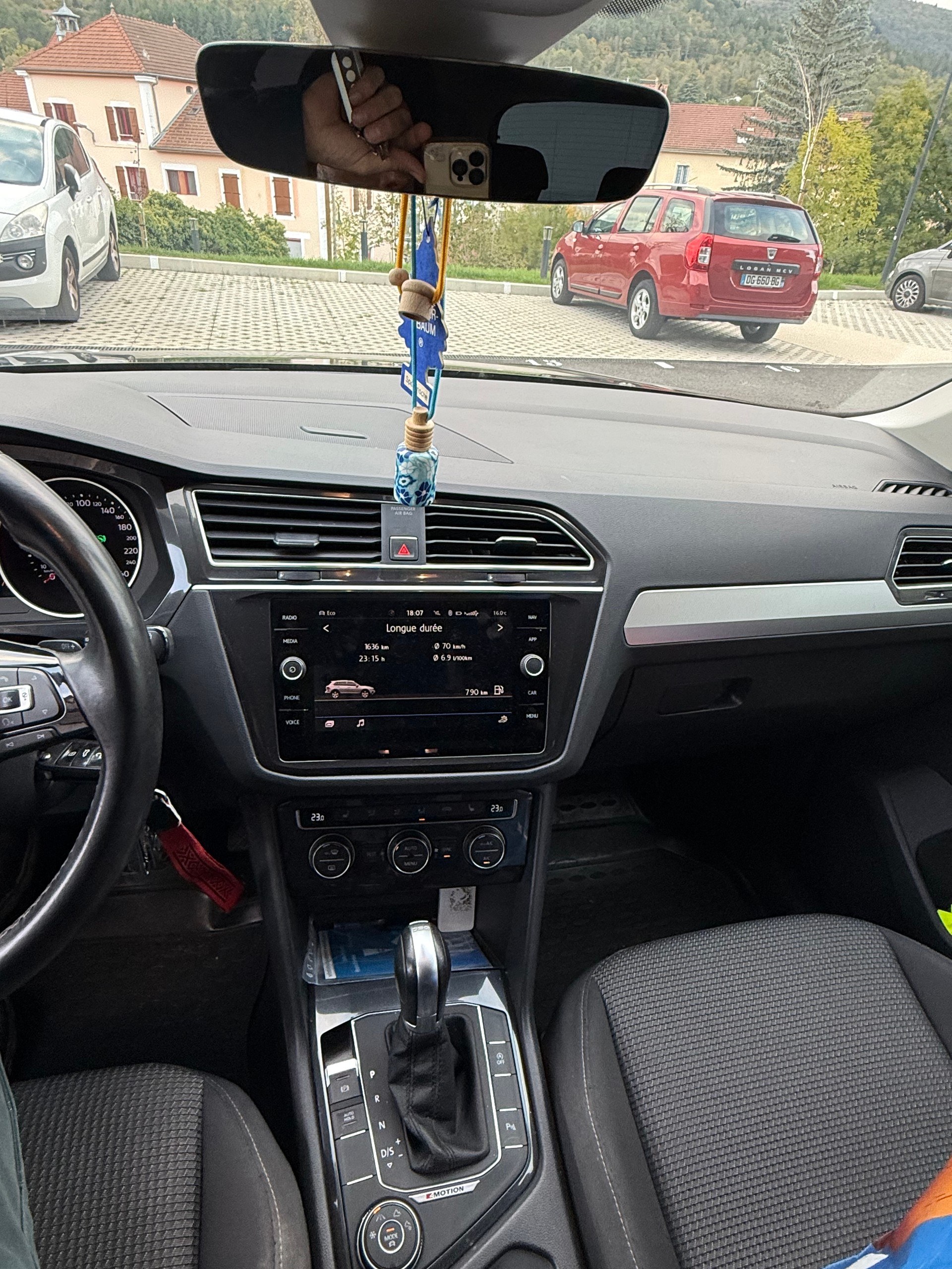 VW 1.4 TSI Trendline DSG-image-1