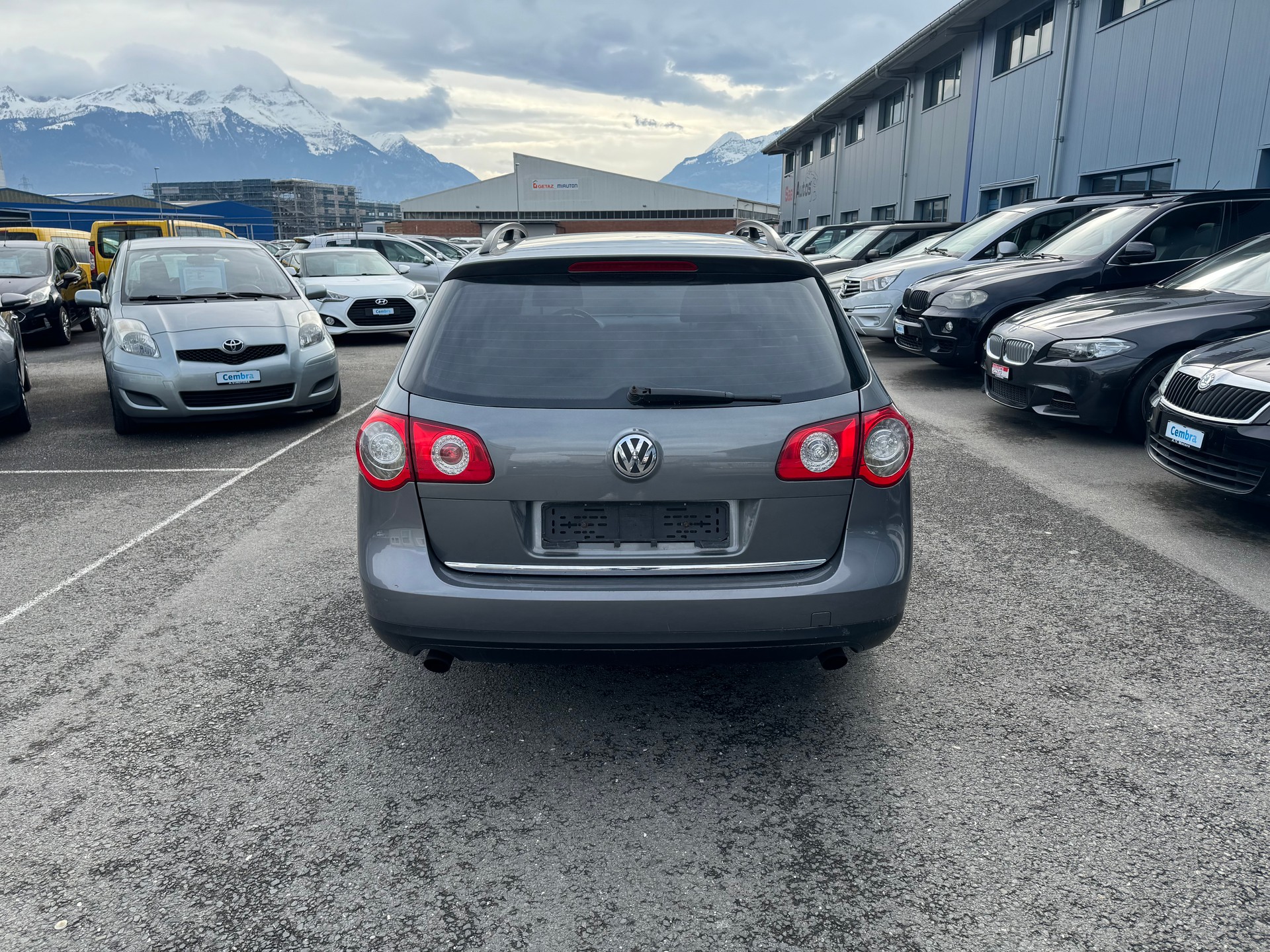 VW Passat Variant 2.0 FSI Highline 4Motion-image-4