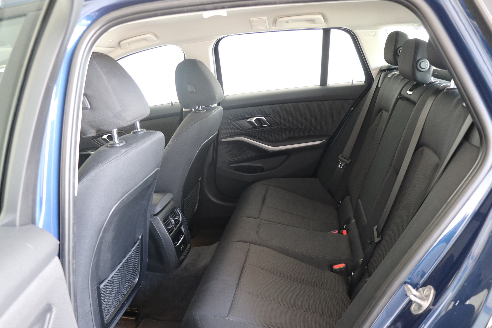 BMW 320i Touring Steptronic-image-13