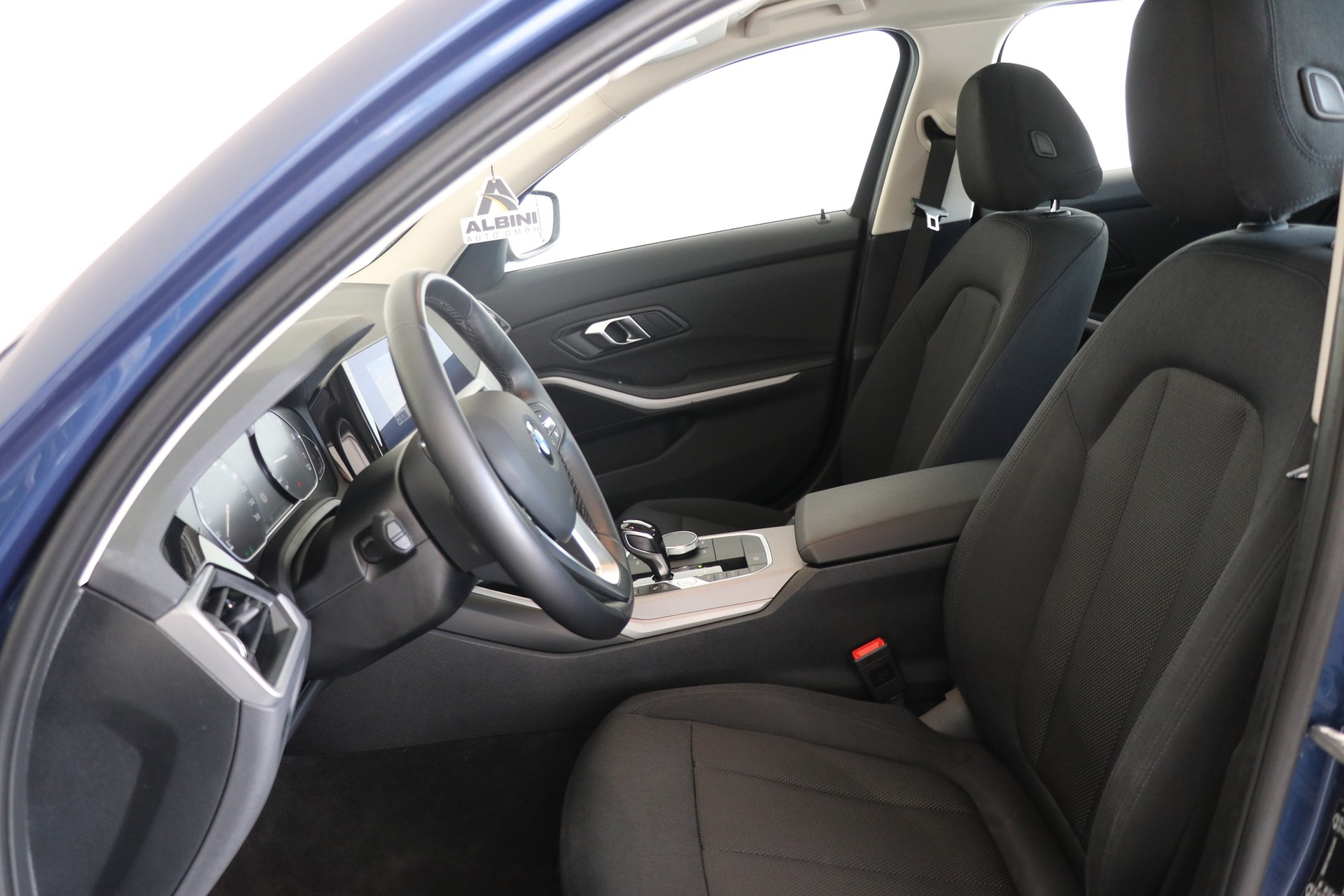 BMW 320i Touring Steptronic-image-6