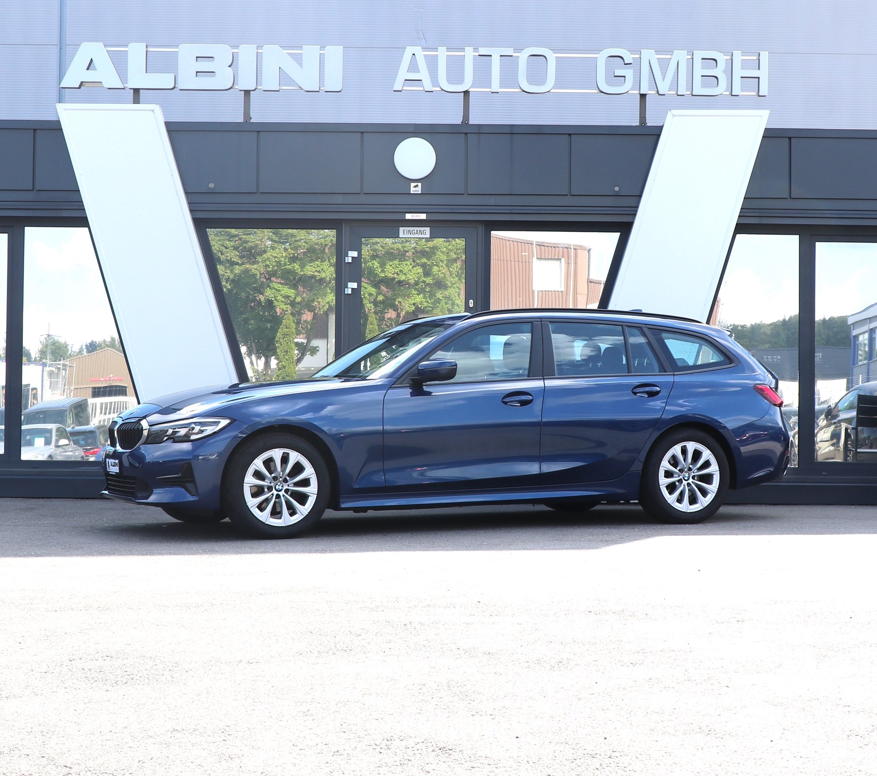 BMW 320i Touring Steptronic-image-0
