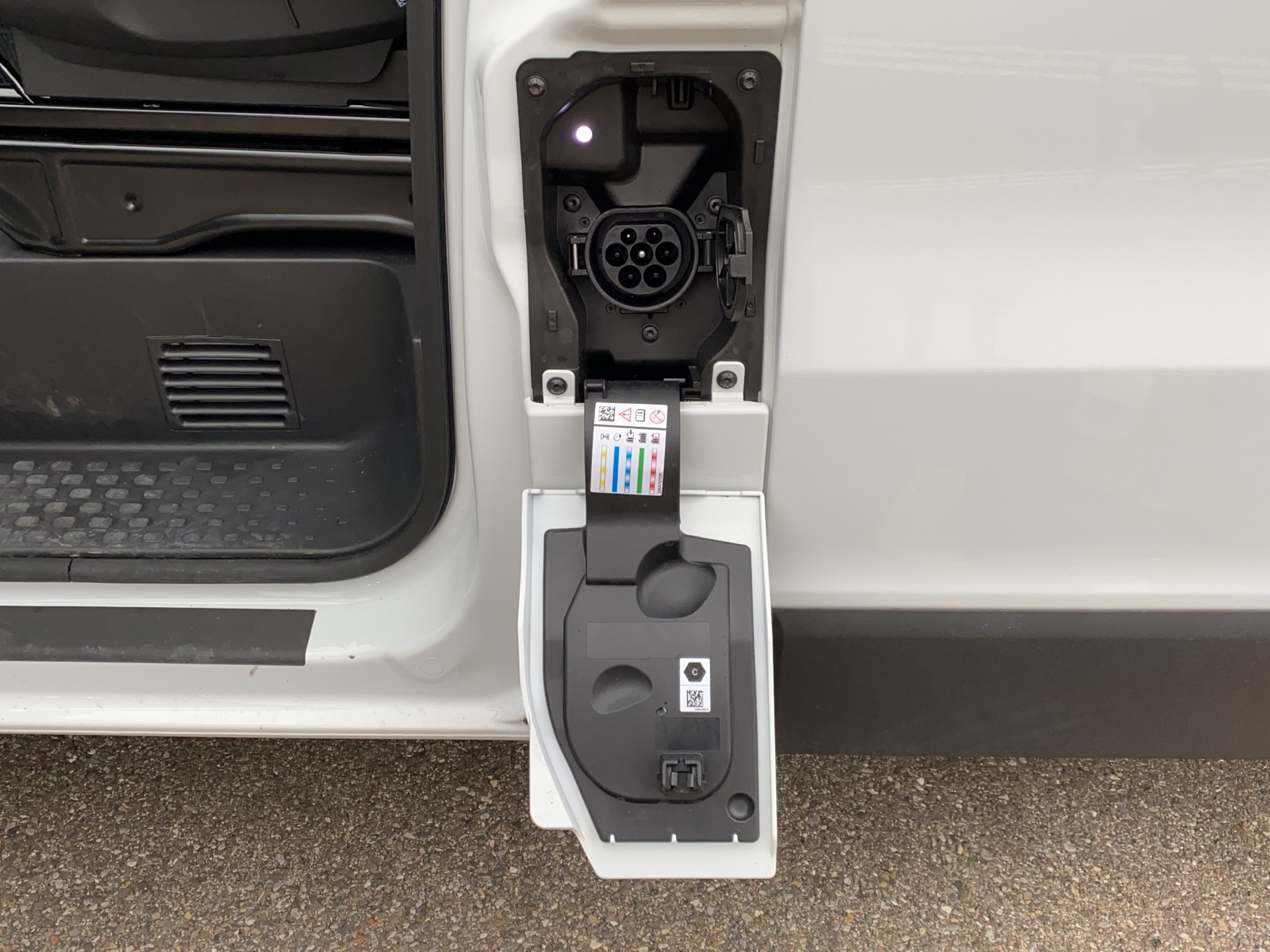 RENAULT Trafic EV52 Elektro 22kW L2H1 Elektrofahrzeug 100% Elektrisch-image-14