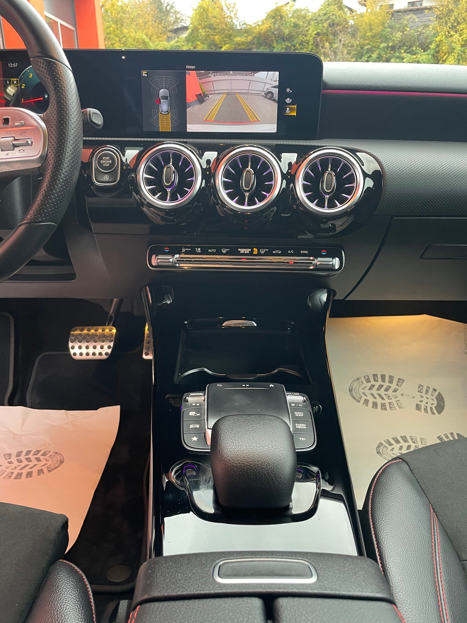 MERCEDES-BENZ A 200 AMG Line 7G-DCT-image-6