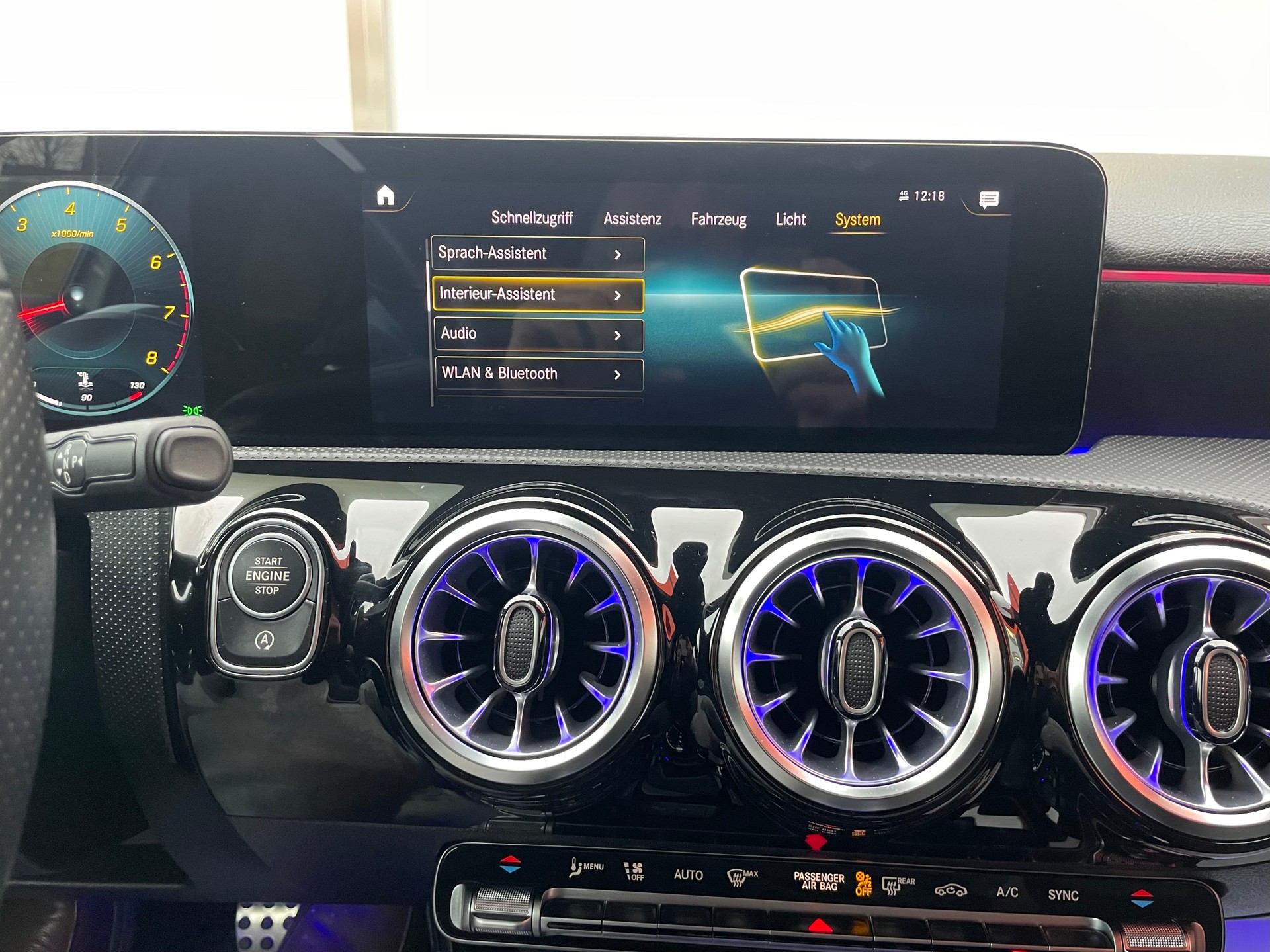 MERCEDES-BENZ A 200 AMG Line 7G-DCT-image-11