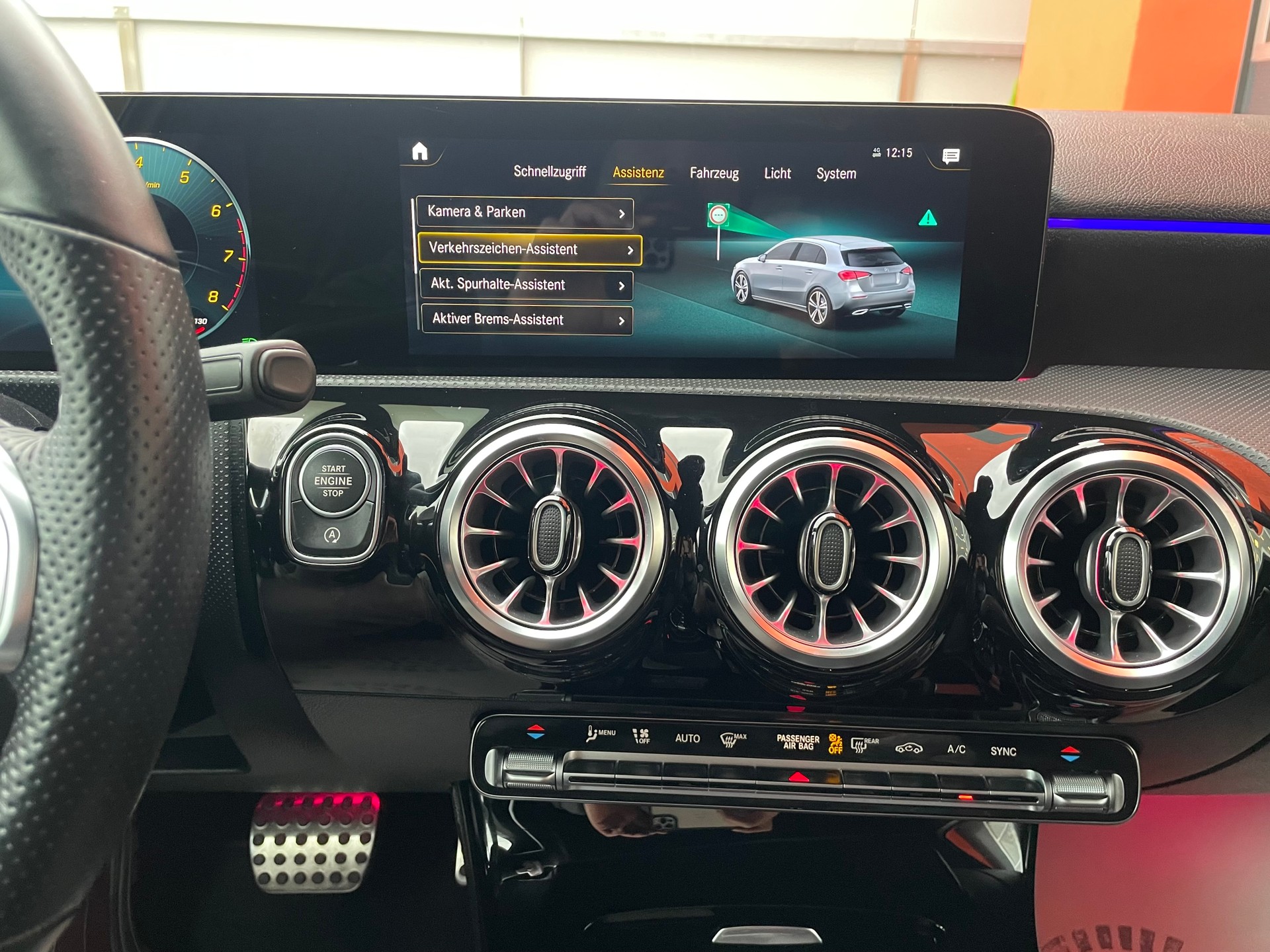 MERCEDES-BENZ A 200 AMG Line 7G-DCT-image-8