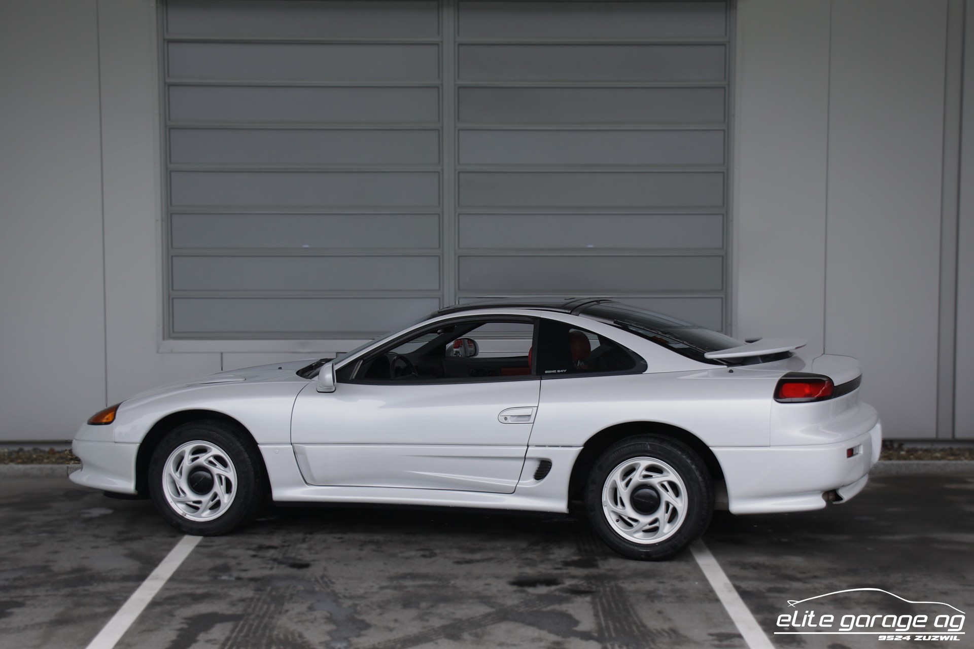 DODGE Stealth R/T-image-2