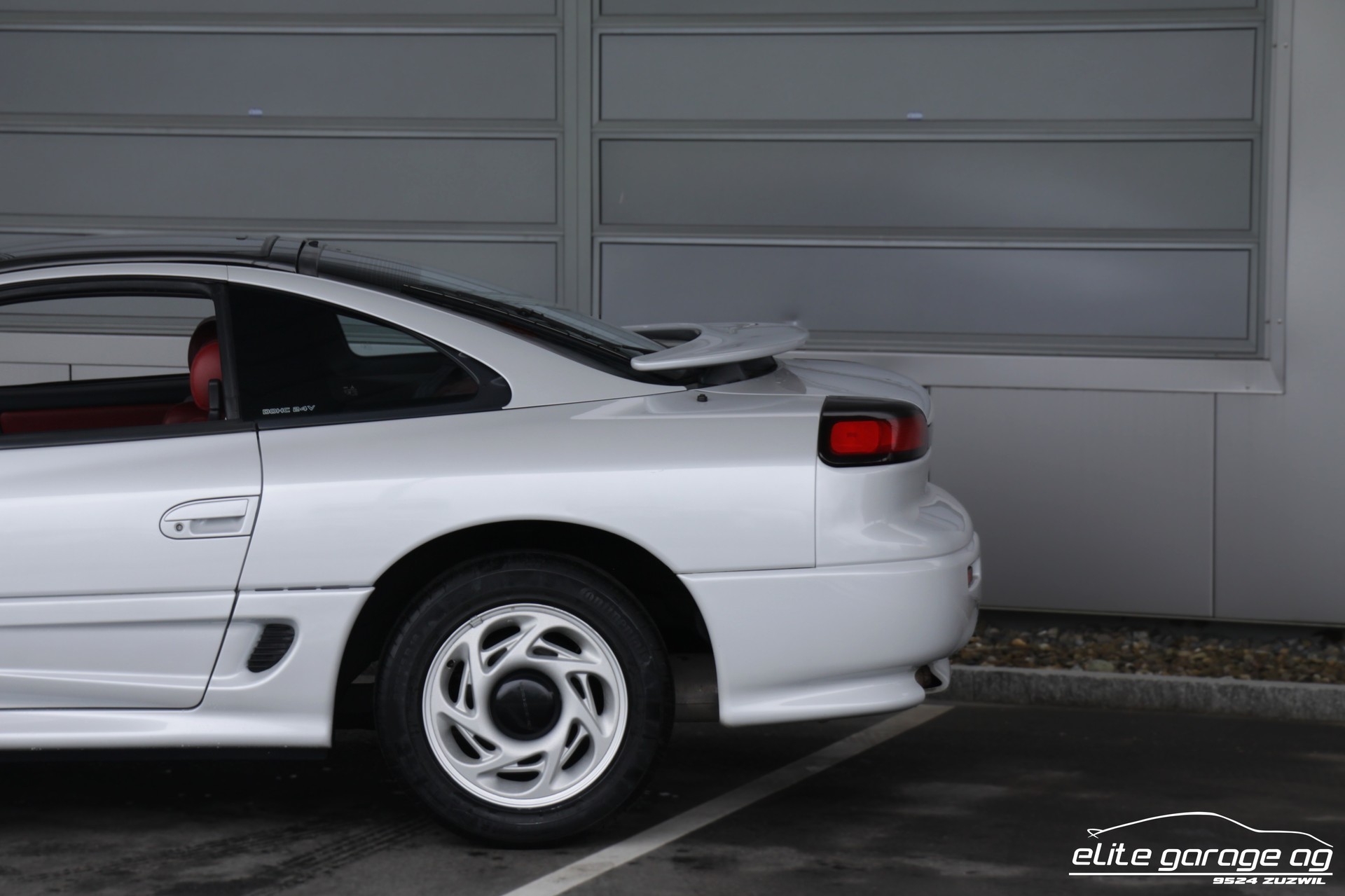 DODGE Stealth R/T-image-11