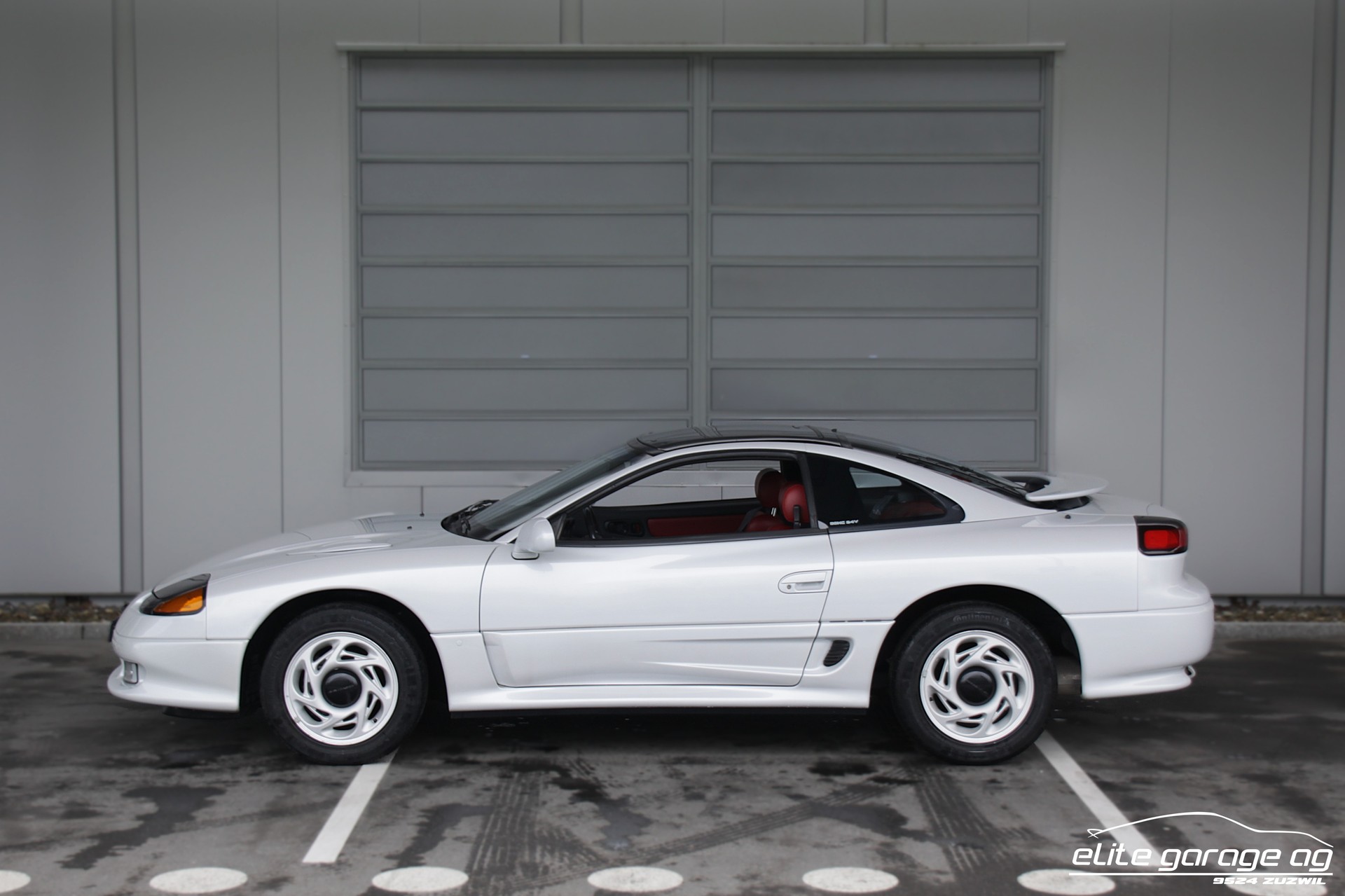 DODGE Stealth R/T-image-1