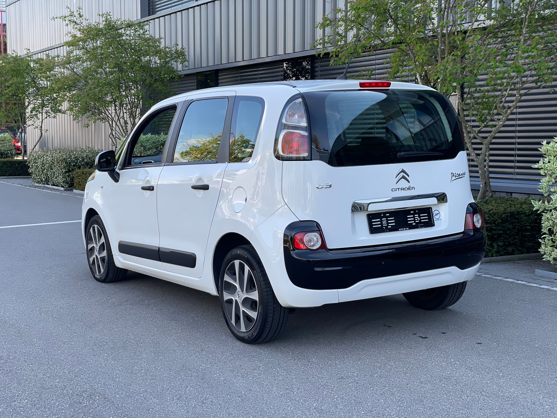 CITROEN C3 Picasso 1.6 HDi Sélection-image-5