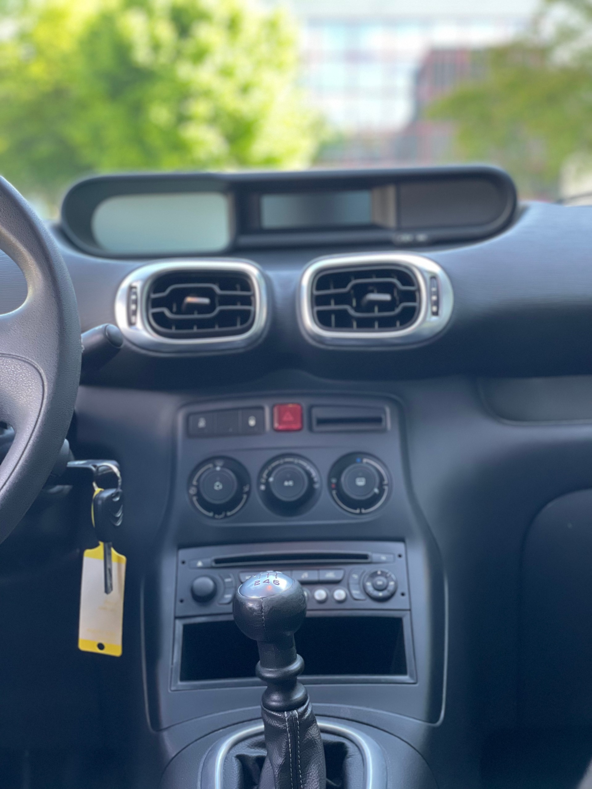 CITROEN C3 Picasso 1.6 HDi Sélection-image-12