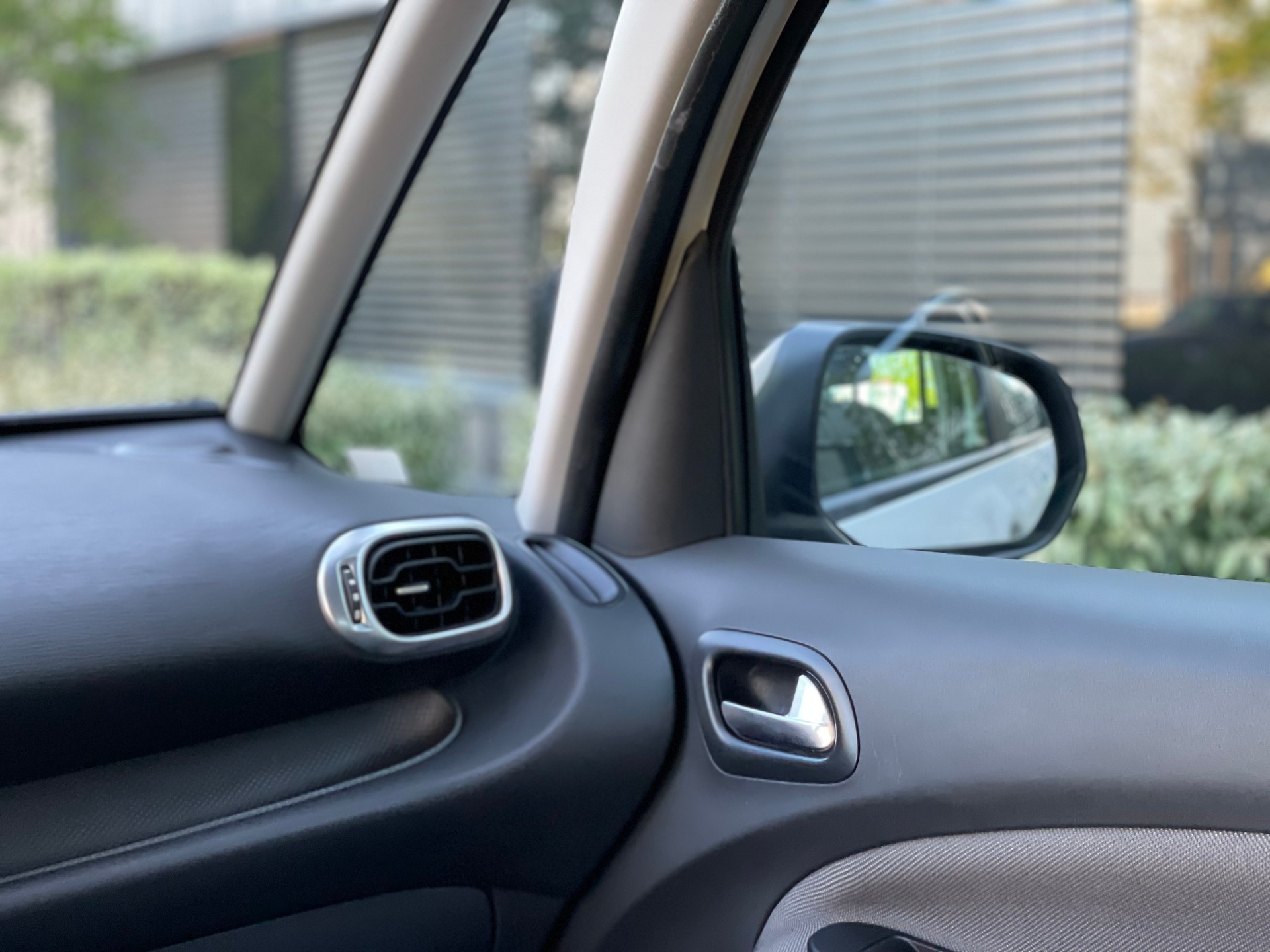 CITROEN C3 Picasso 1.6 HDi Sélection-image-10