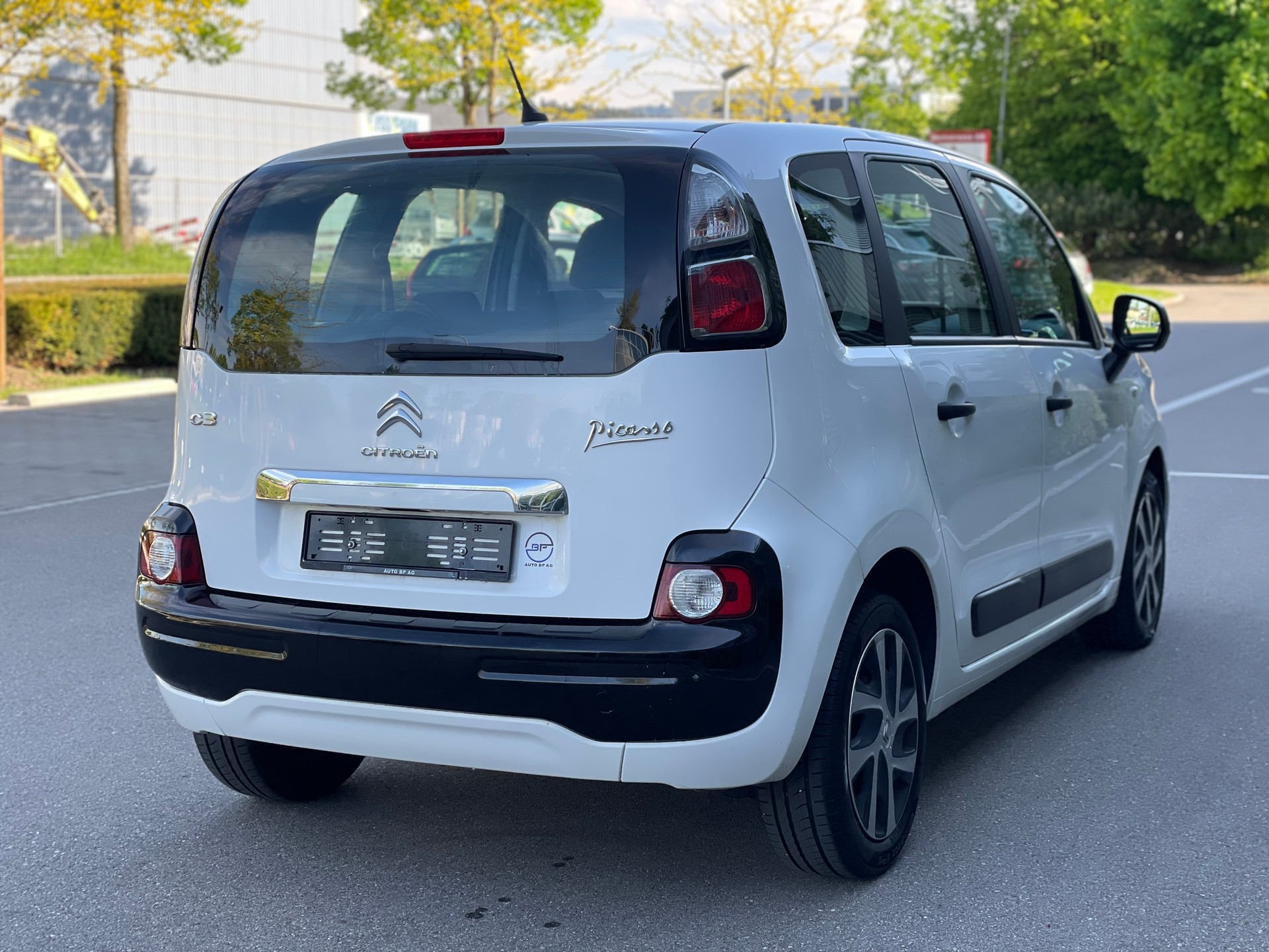 CITROEN C3 Picasso 1.6 HDi Sélection-image-4