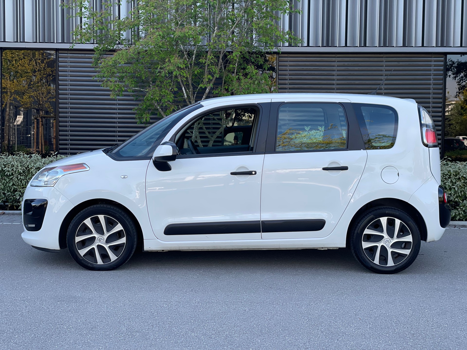 CITROEN C3 Picasso 1.6 HDi Sélection-image-2