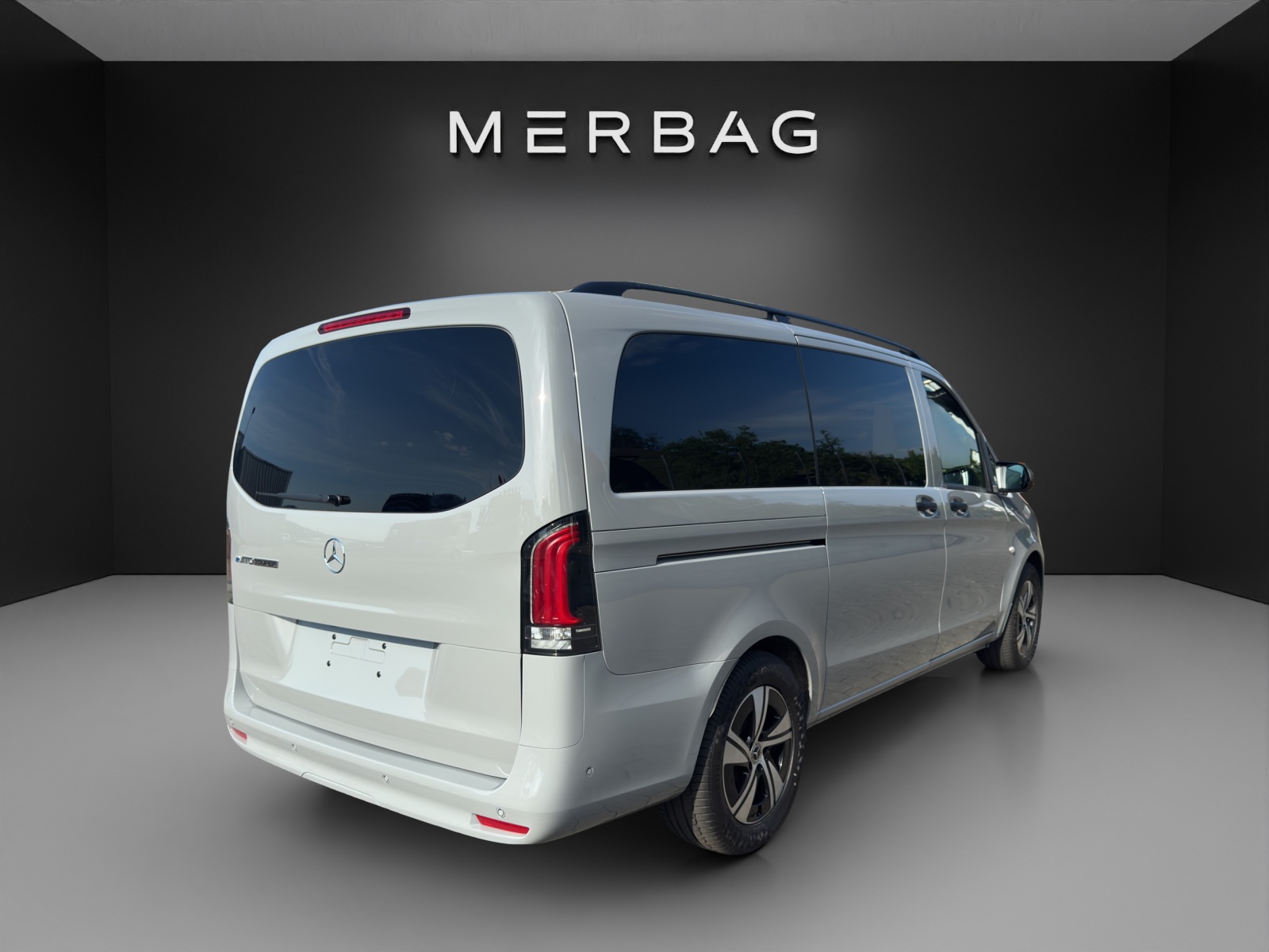MERCEDES-BENZ eVito Tourer 90kWh Lang-image-5