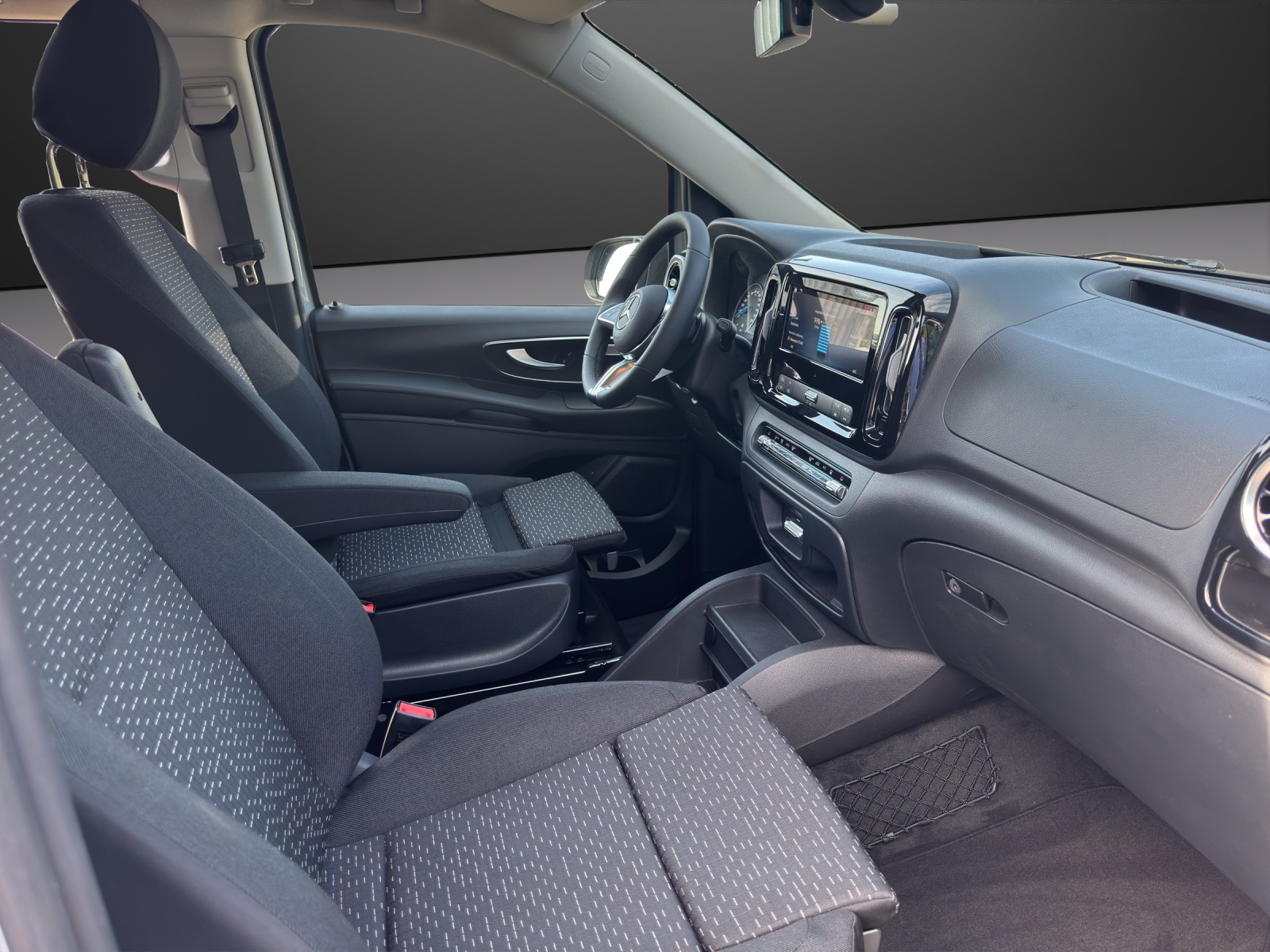MERCEDES-BENZ eVito Tourer 90kWh Lang-image-11