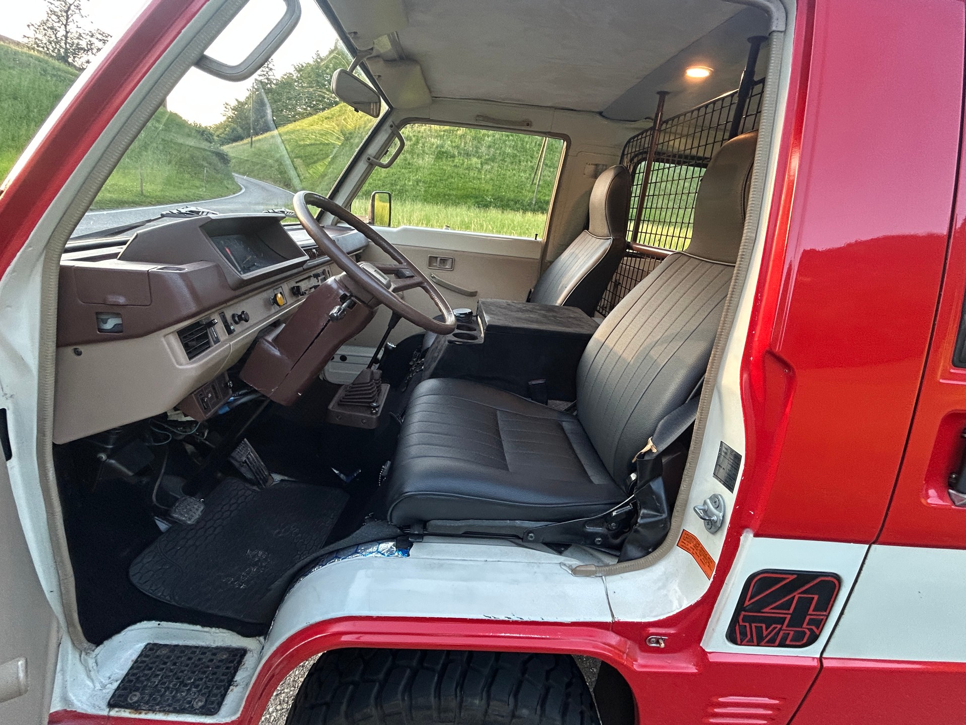 MITSUBISHI L300 4x4 5 Plätze Veteranenfahrzeug-image-4