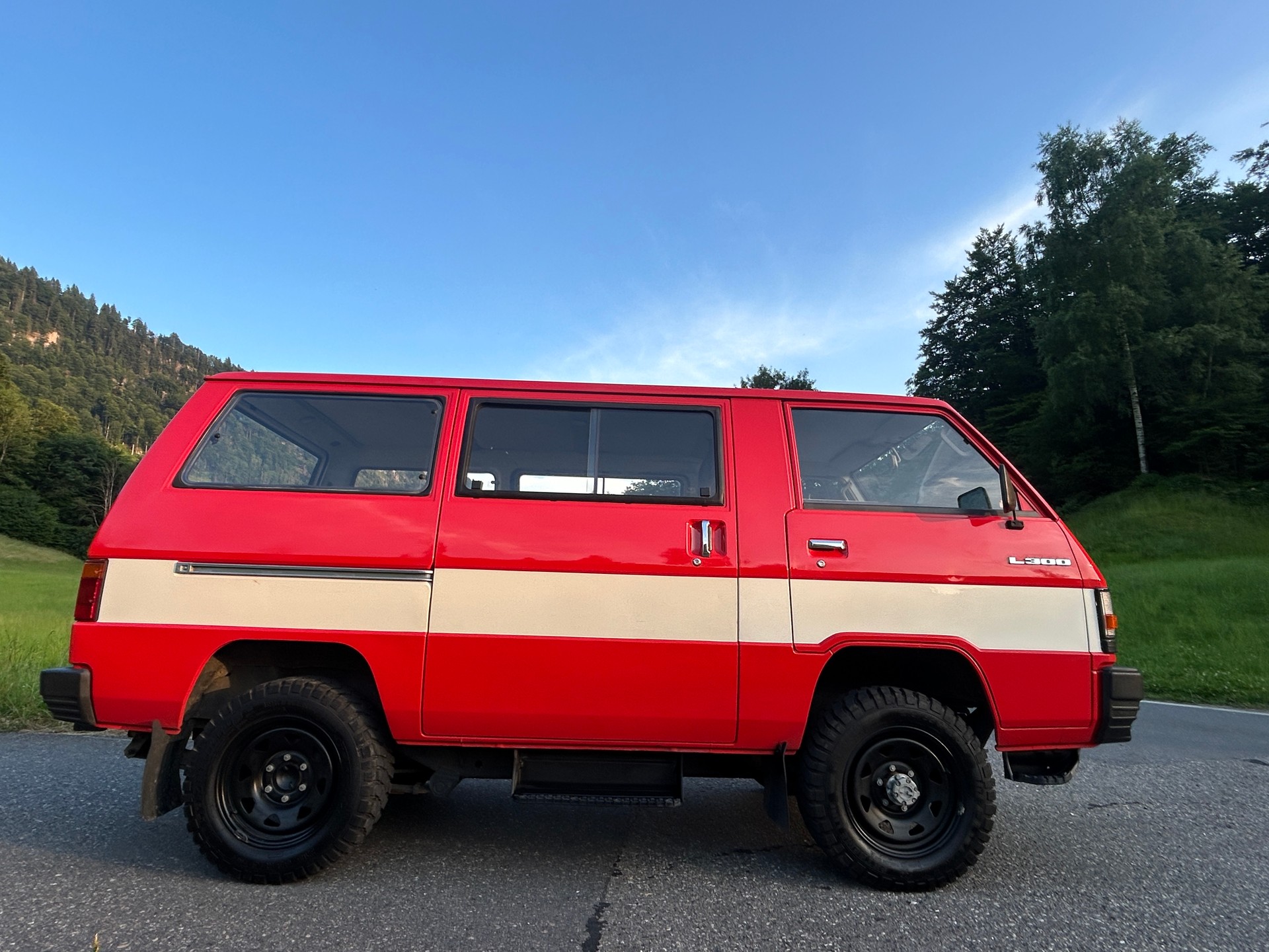 MITSUBISHI L300 4x4 5 Plätze Veteranenfahrzeug-image-2
