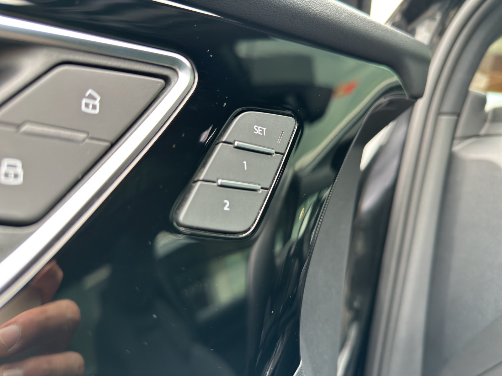 AUDI Q4 e-tron 50 quattro-image-14